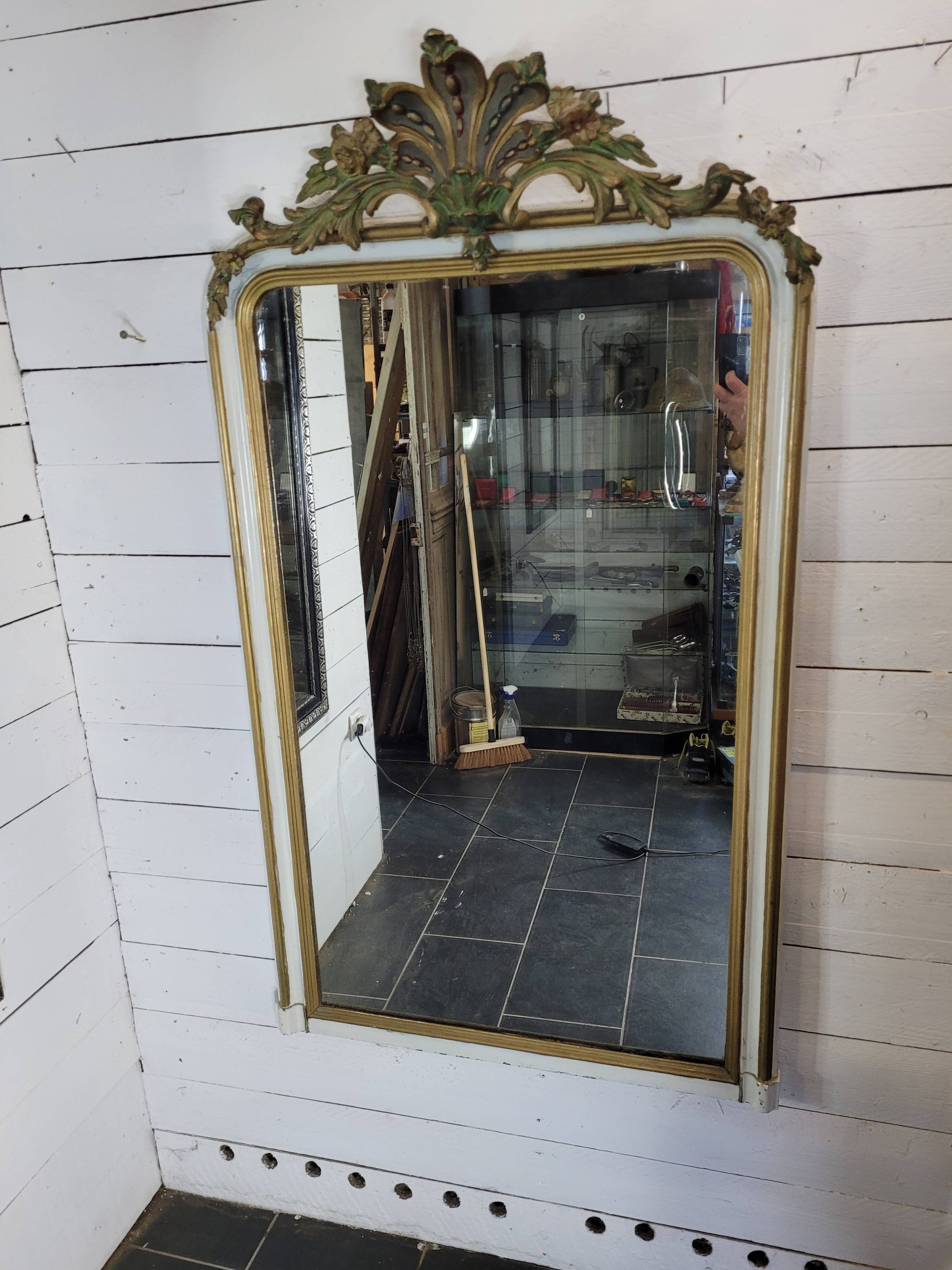 Old Louis XV style mirror with gold and white patina, 145×82cms