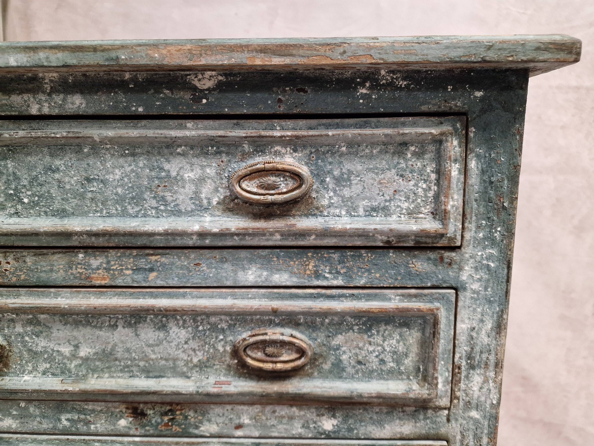 Small patinated chest of drawers