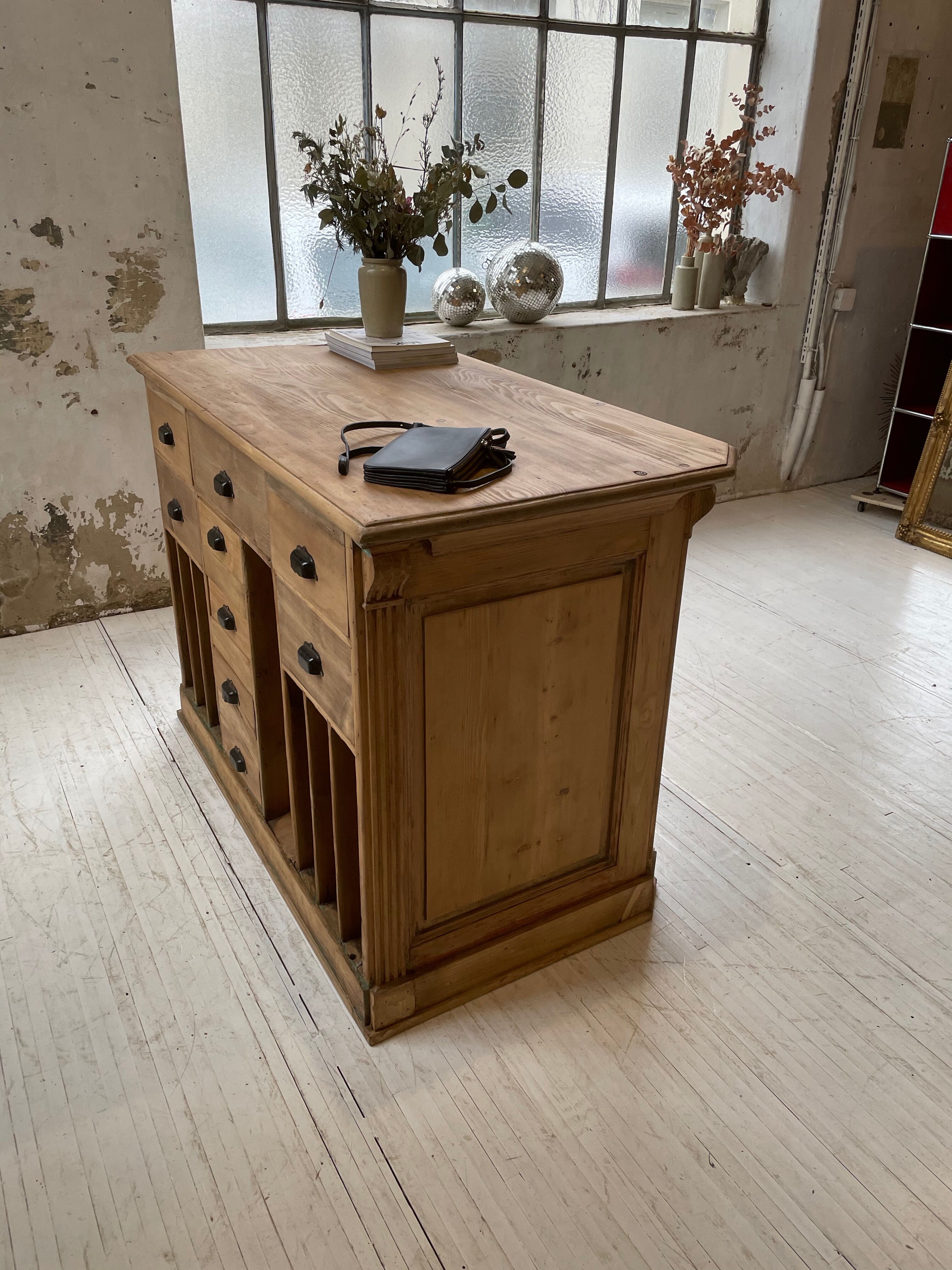 Old XXL drawer counter