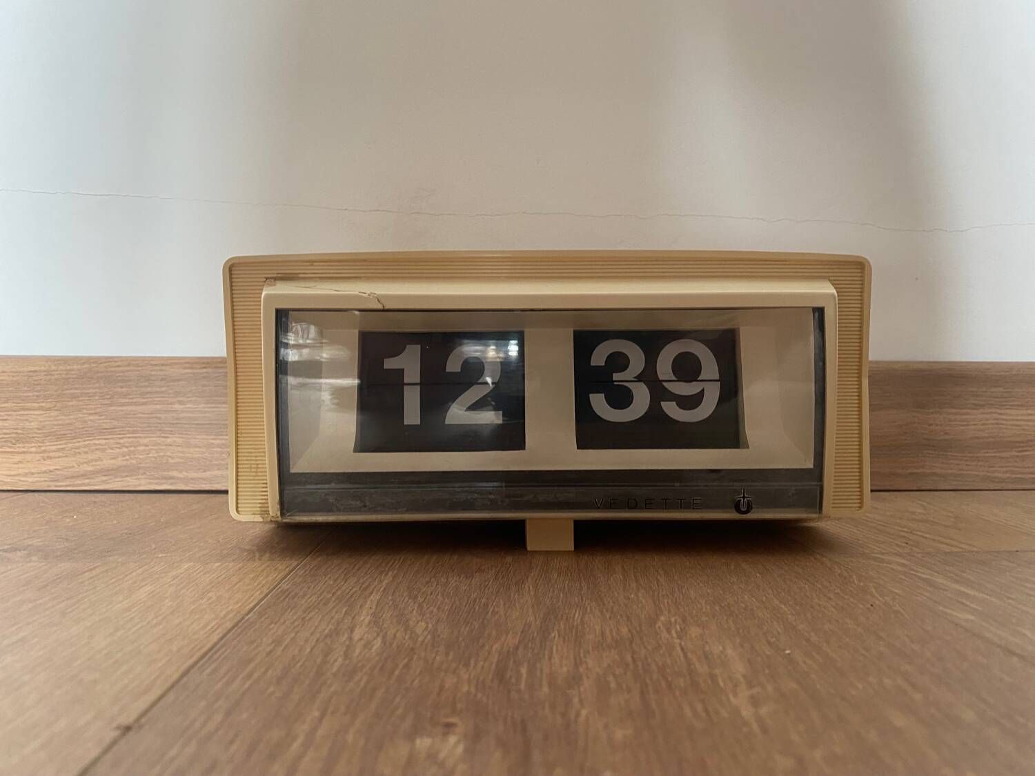 Featured Flip Flap Clock