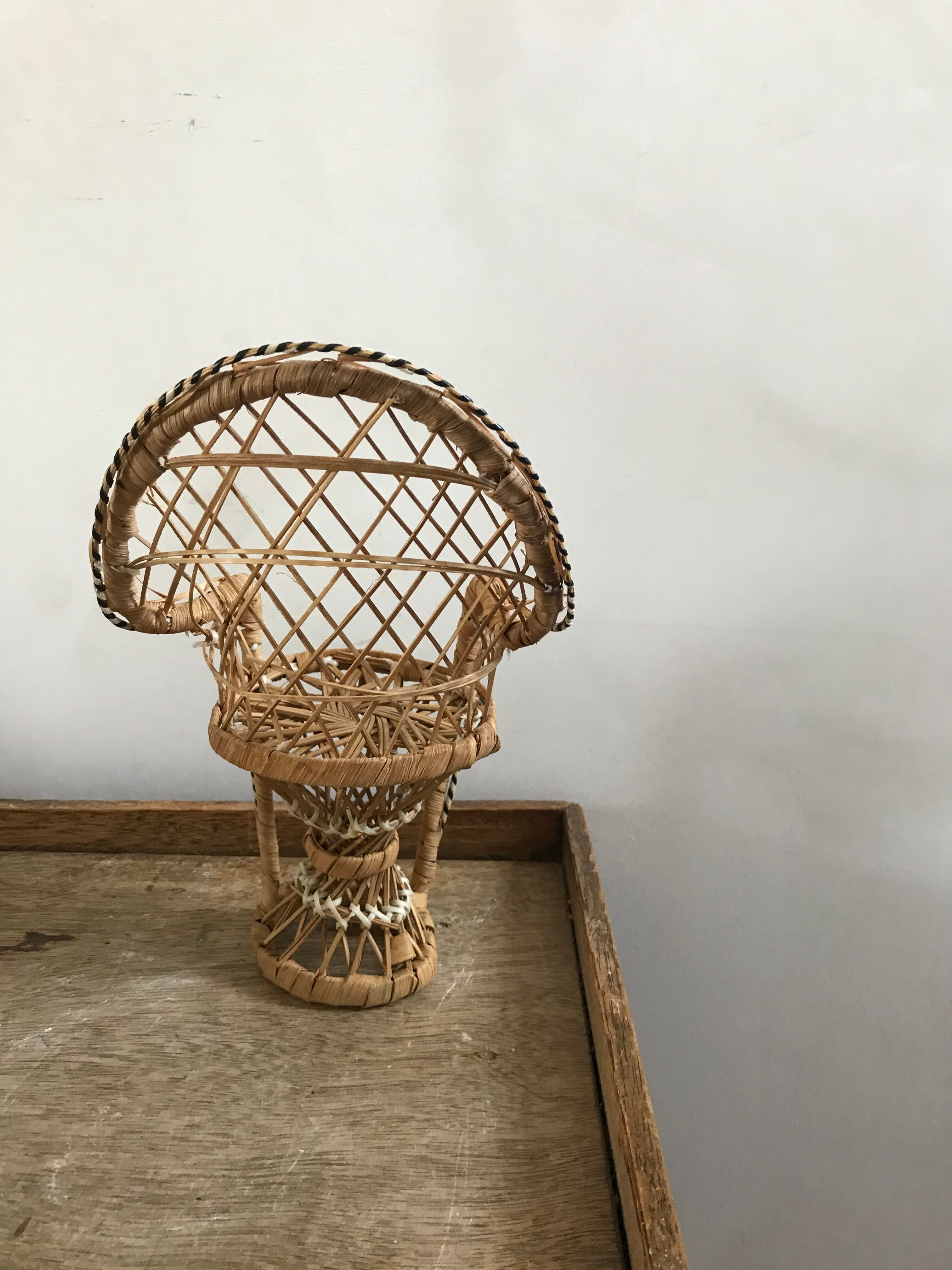 Doll house emanuelle chair