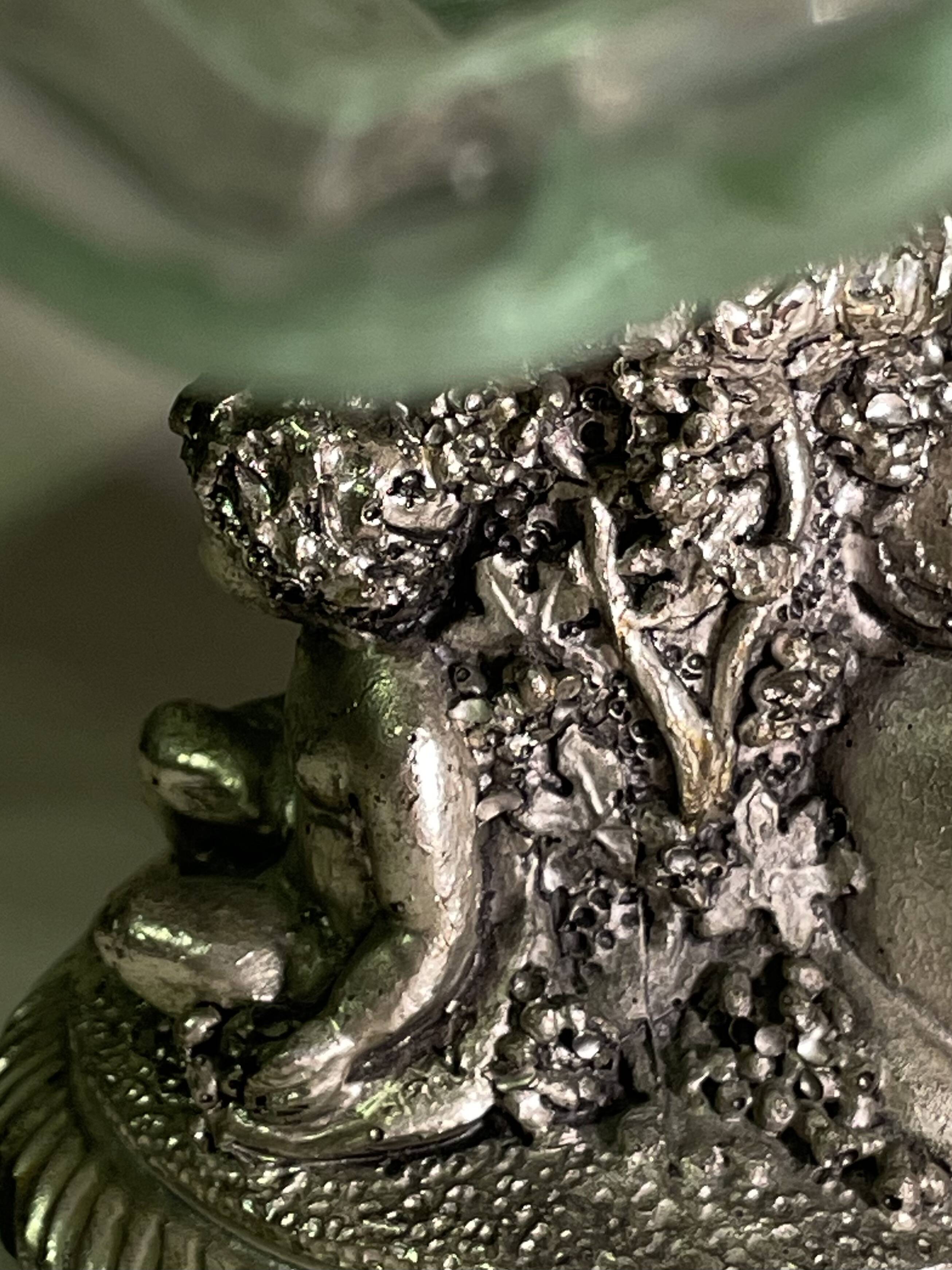 Centrepiece bowl LA MERIDIANA in blown glass on a silver pedestal.