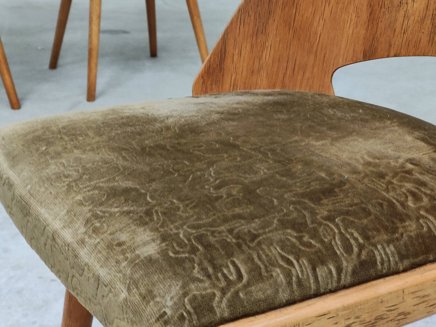 Set of 4 chairs model 514 by Radomir Hofman for Ton 1960