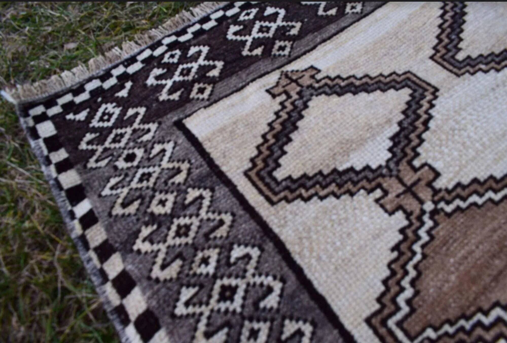 Vintage Turkish Oushak rug 103x200 cm