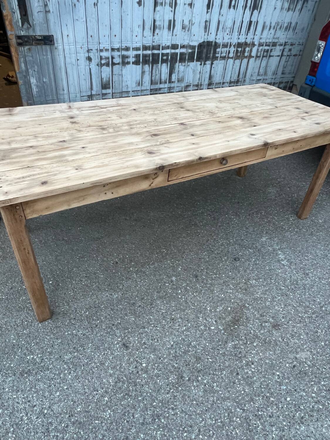 Farm table