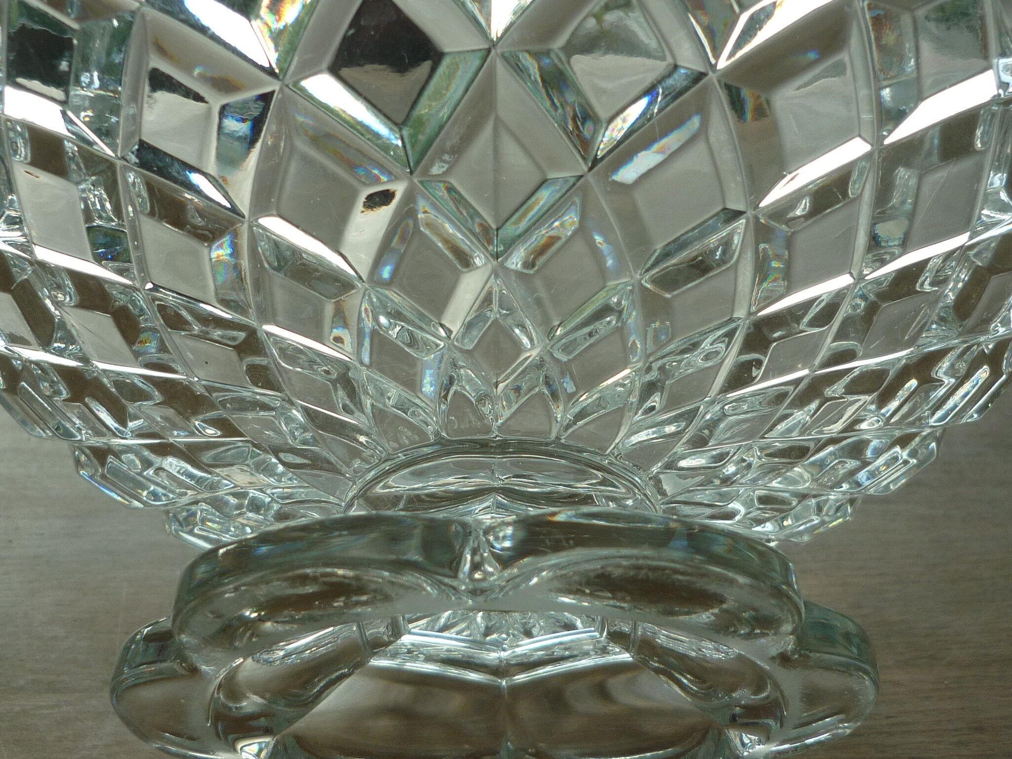 Cut on crystal piedouche signed Baccarat