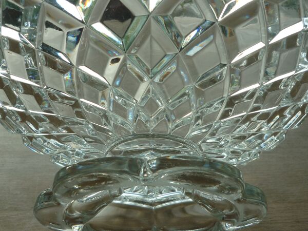 Coupe sur piedouche en cristal signée Baccarat