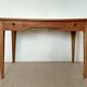 Bureau ancien à double tiroir, pieds gainés, XIXème