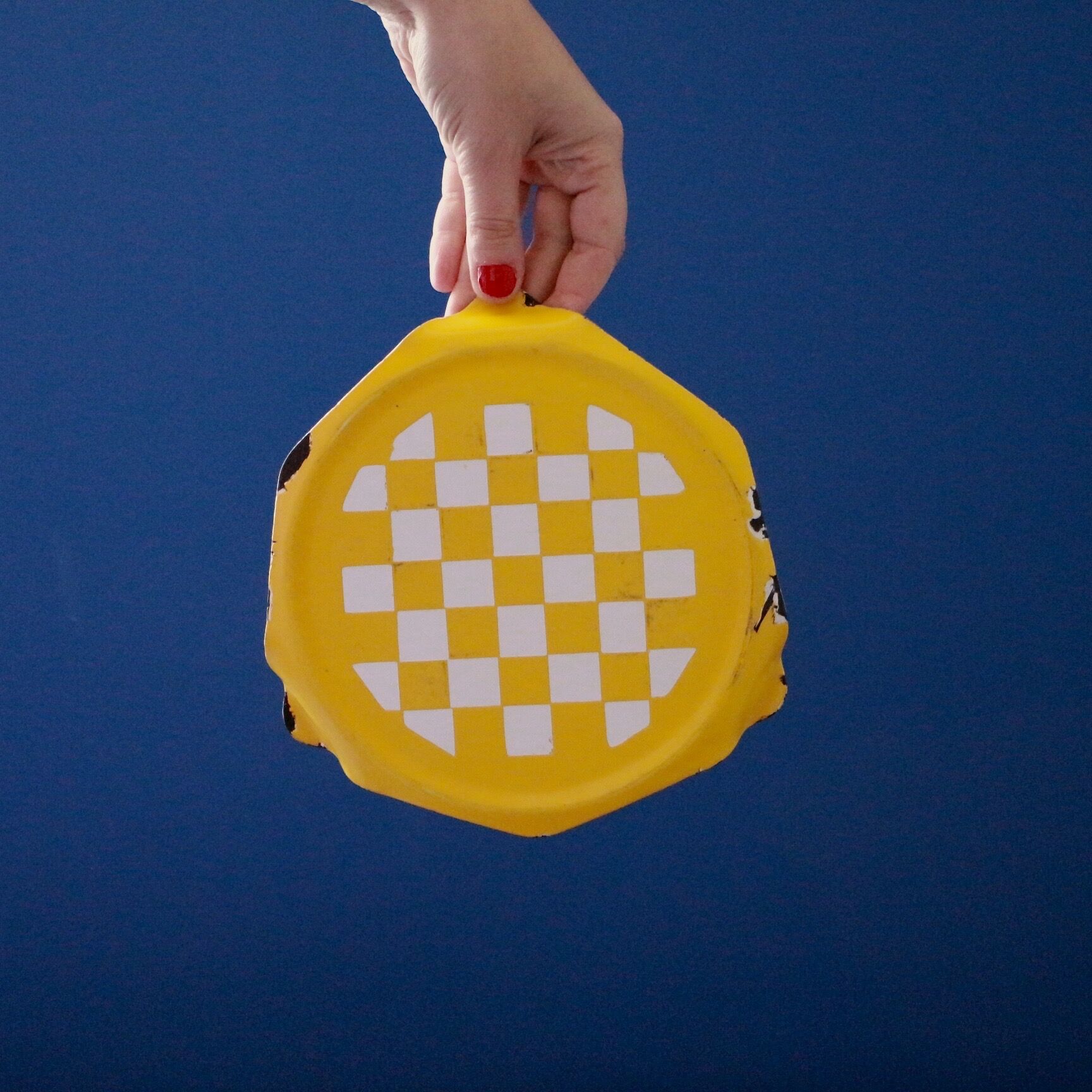 Enamelled metal underside