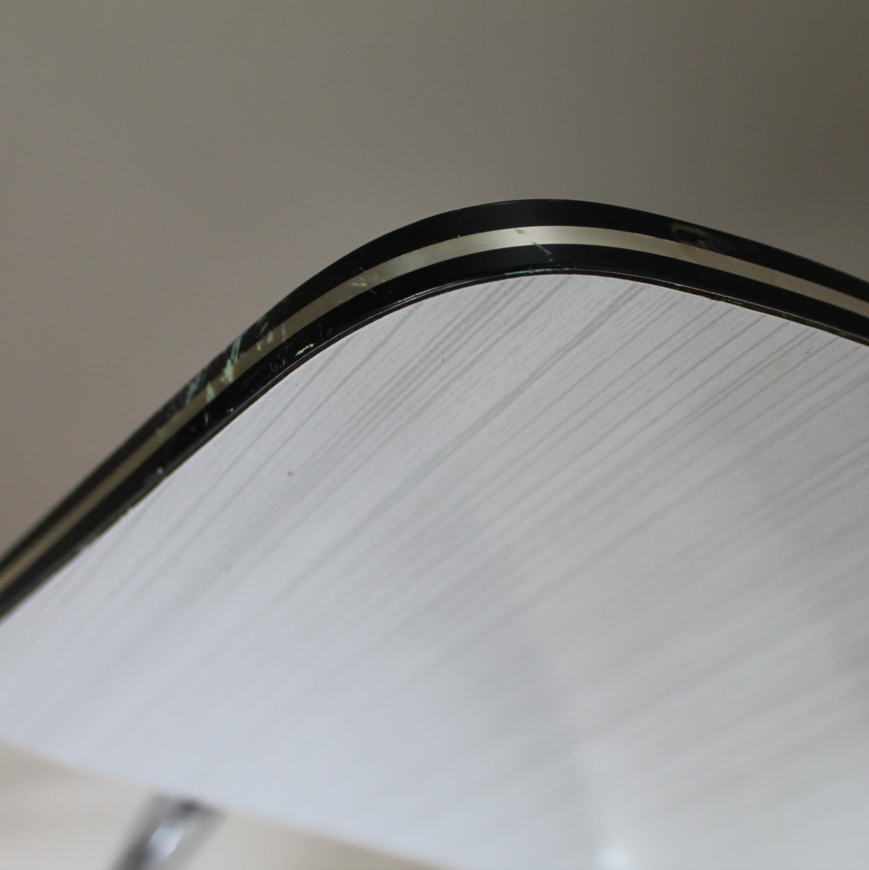 Set of 4 formica chairs