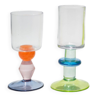 Pair of Miami wine glasses with discs and diamonds