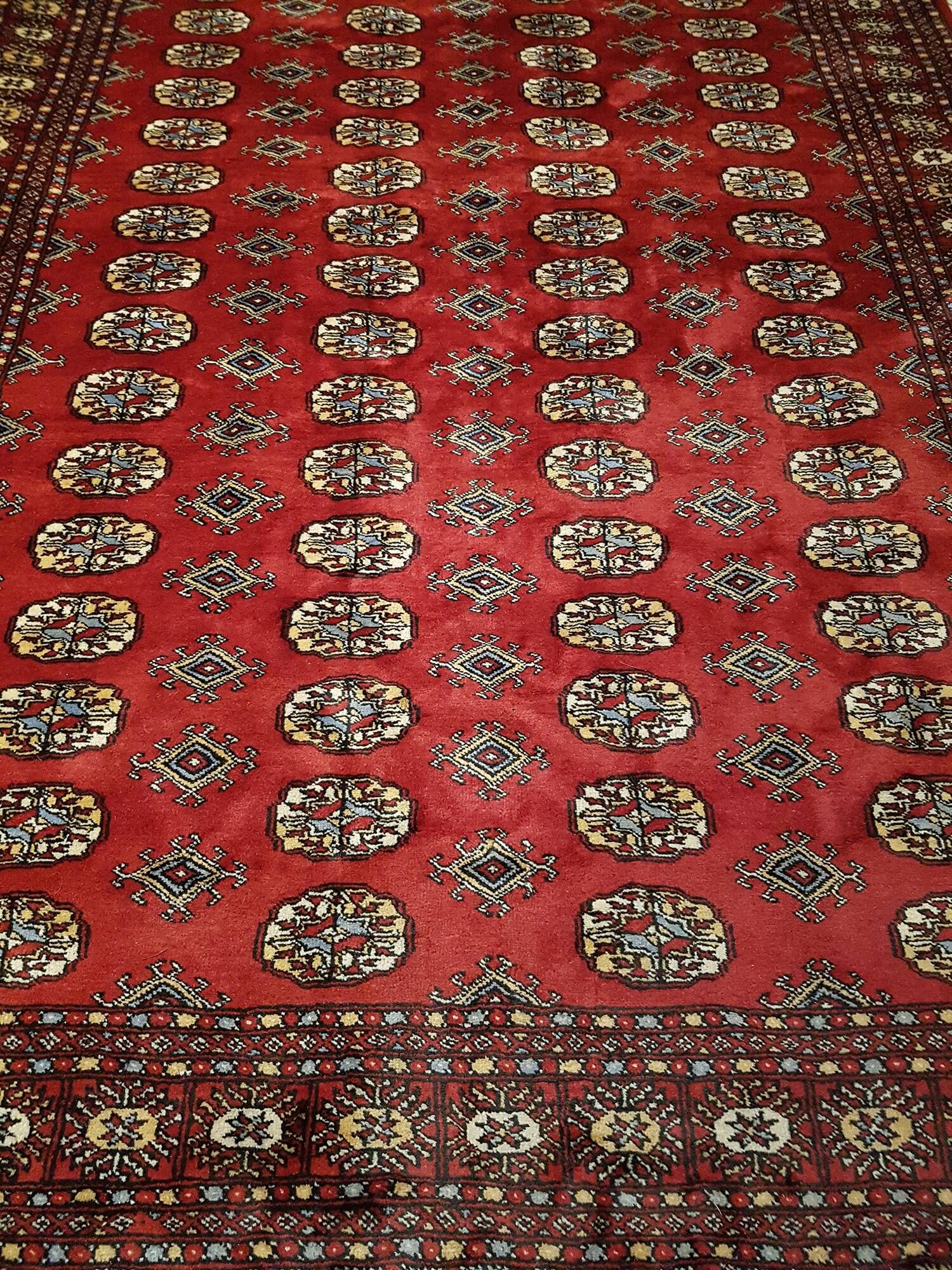 Tapis d'orient boukhara en laine entièrement fait main