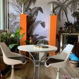 Very large pedestal column in Formica