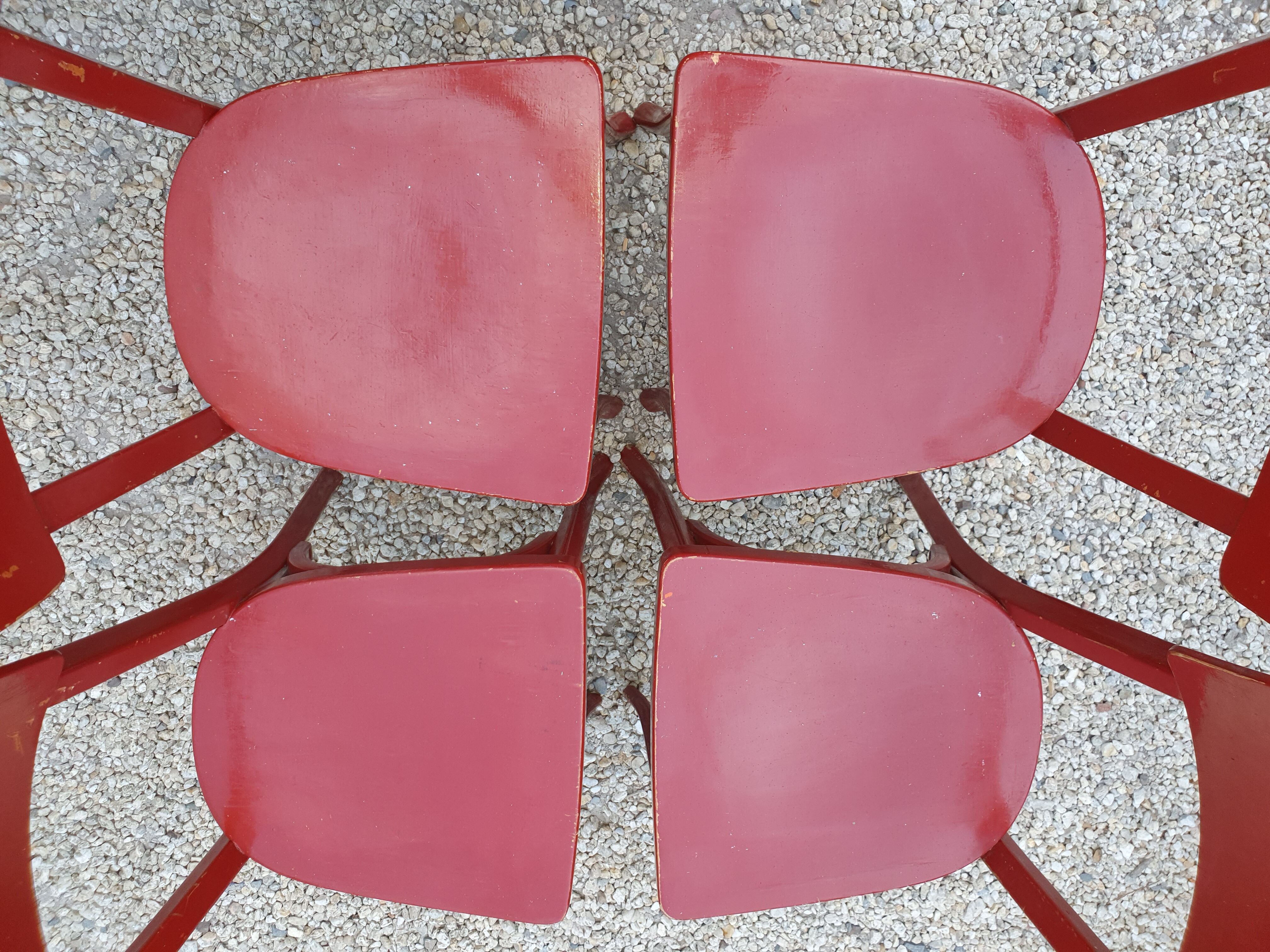 4 red chairs bistro Baumann