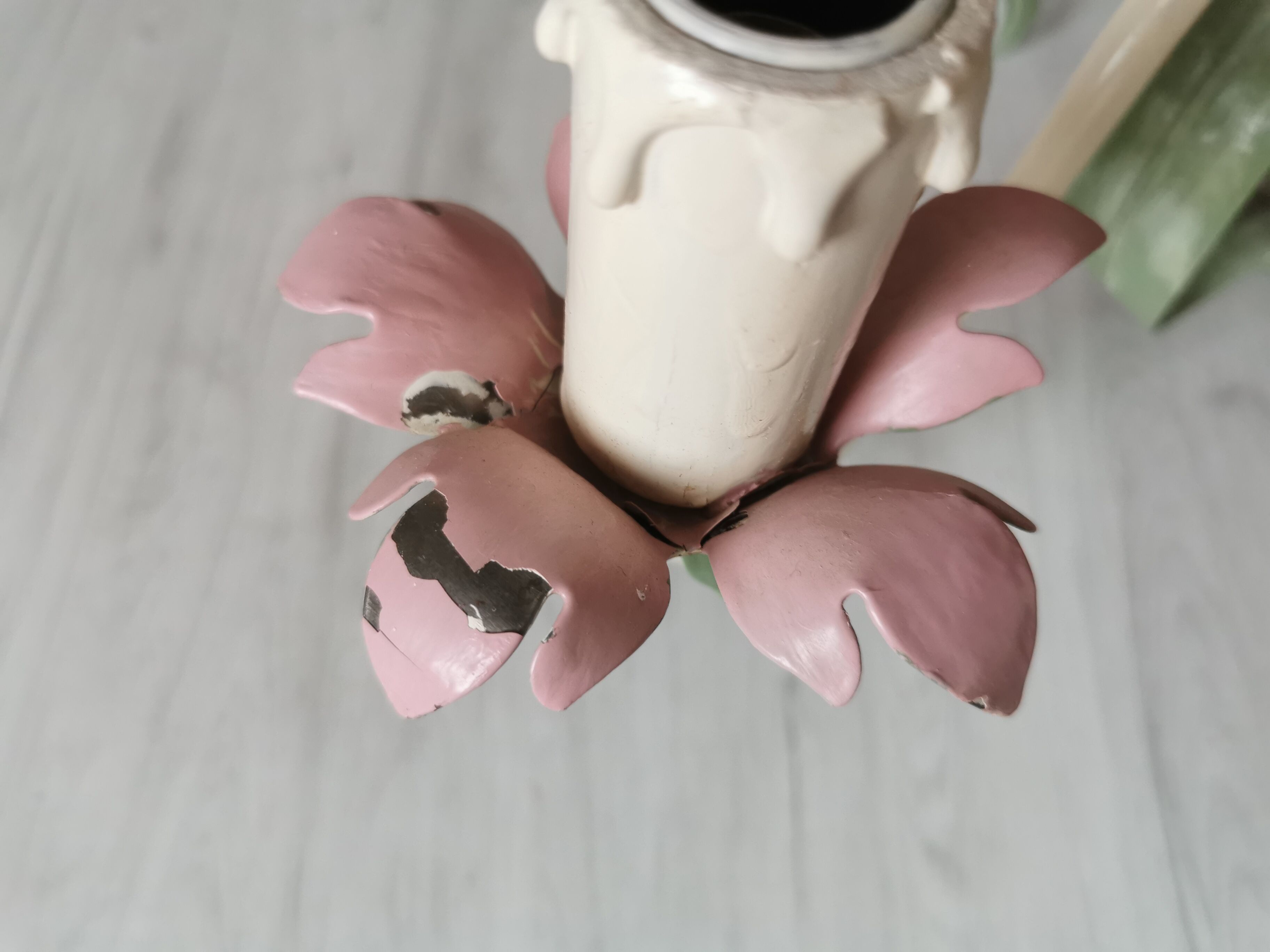 Lustre iron and painted sheet flowers camellias