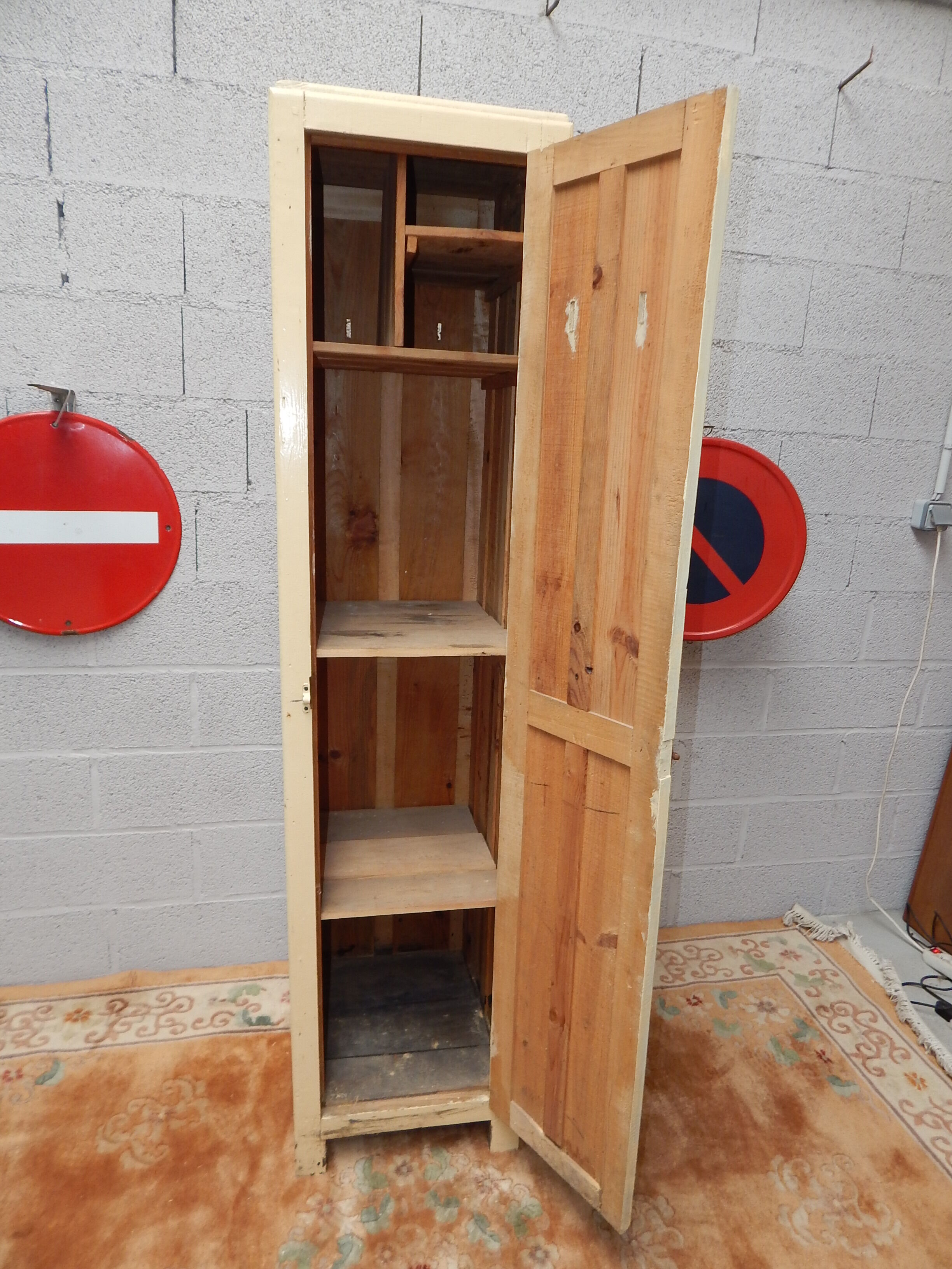 Old cloakroom in wood