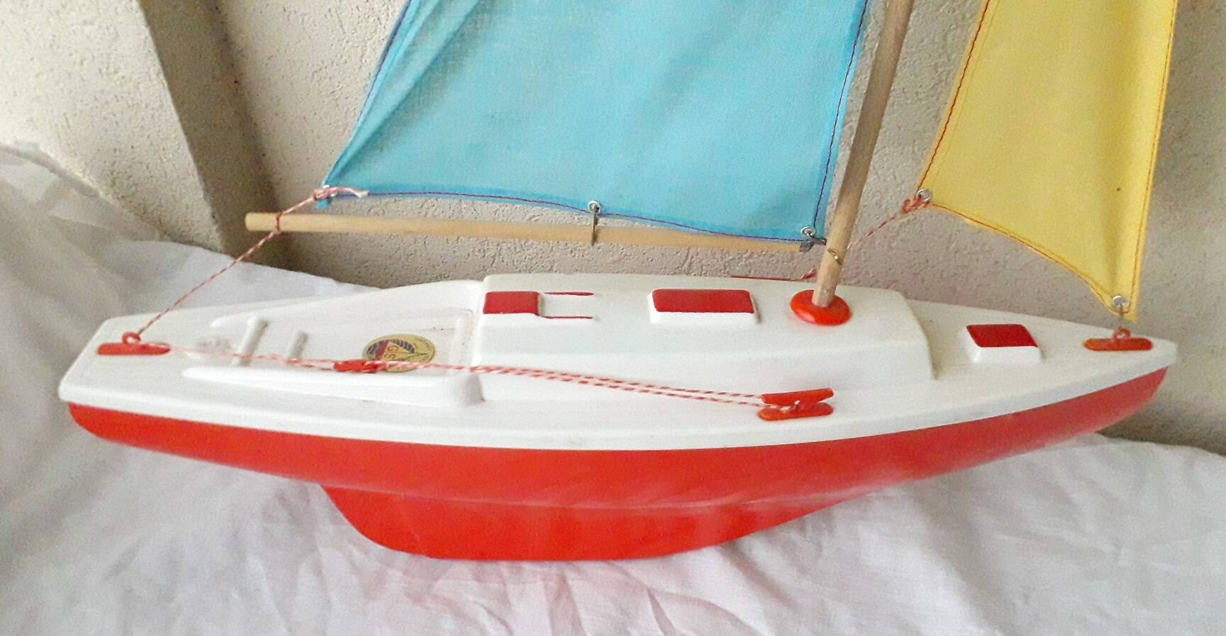 Basin sailboat