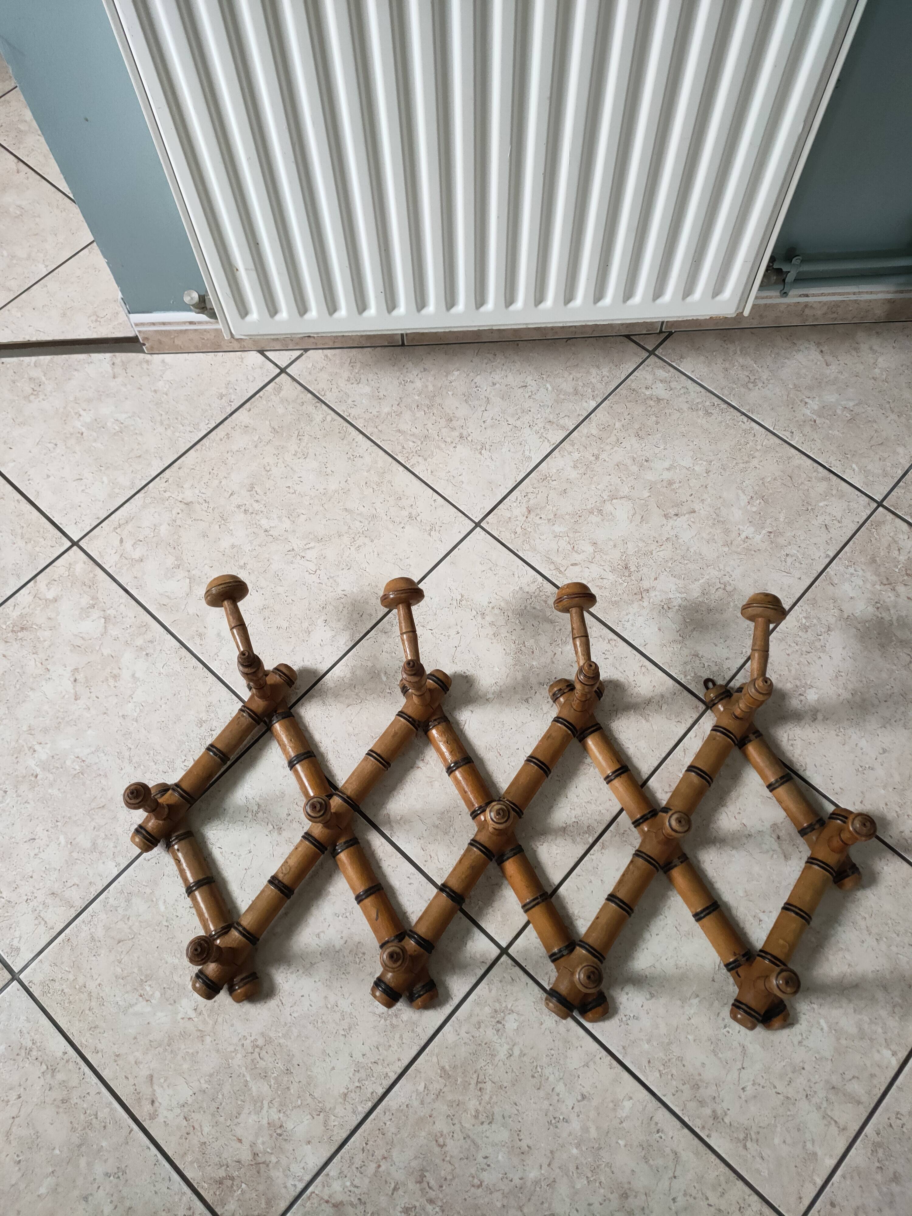 extendable coat rack from the 1930s