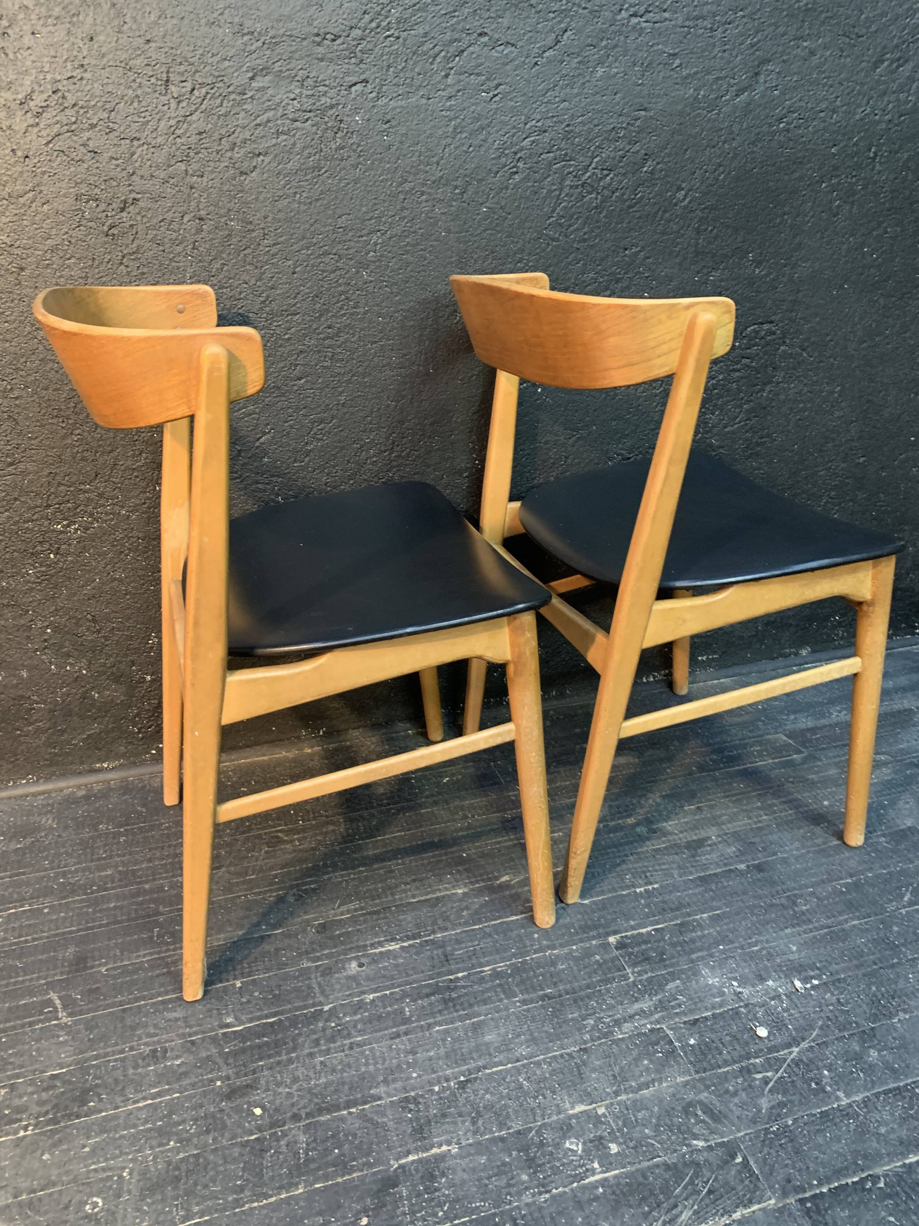 Suite de 4 chaises scandinaves 1960