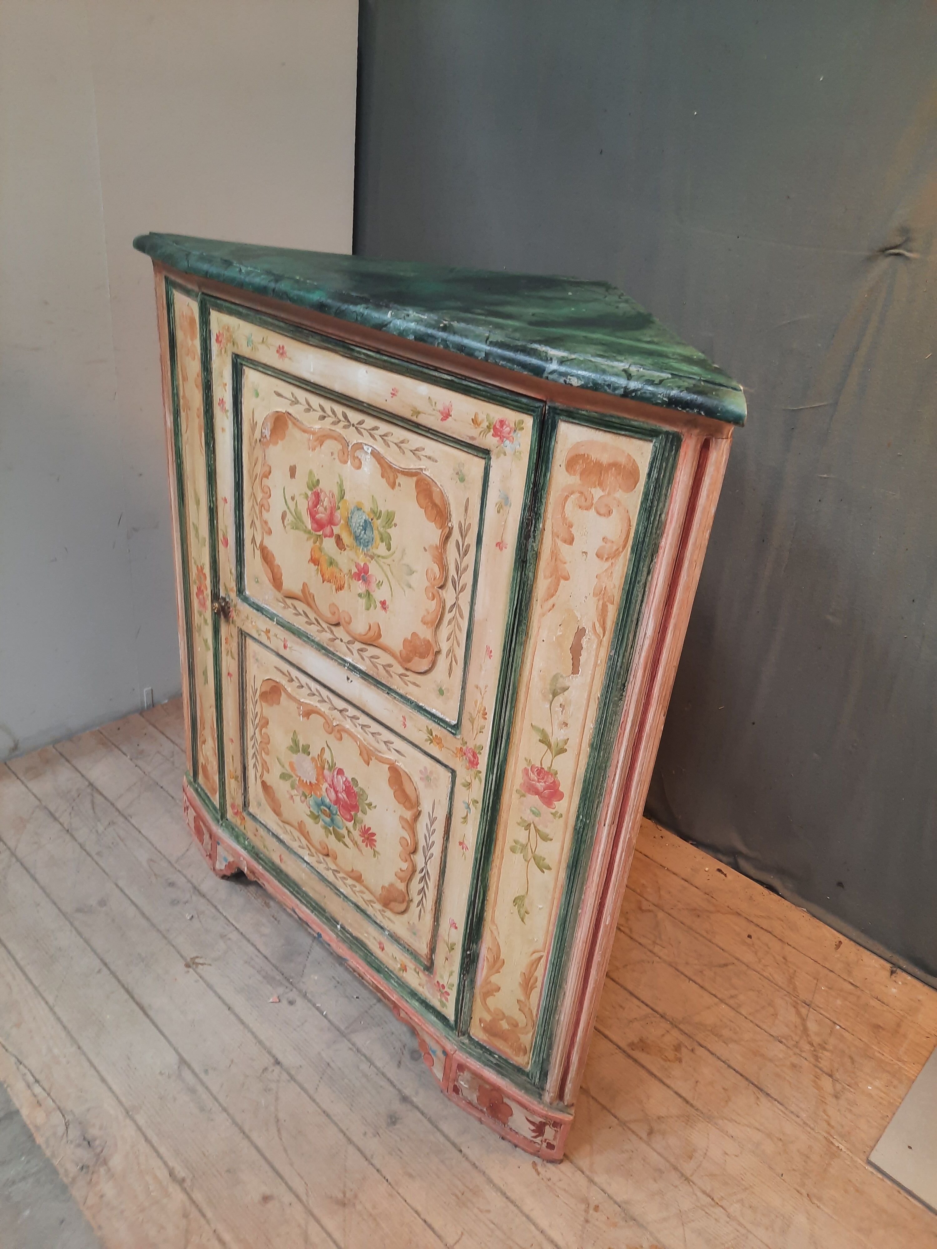 Painted wooden notch