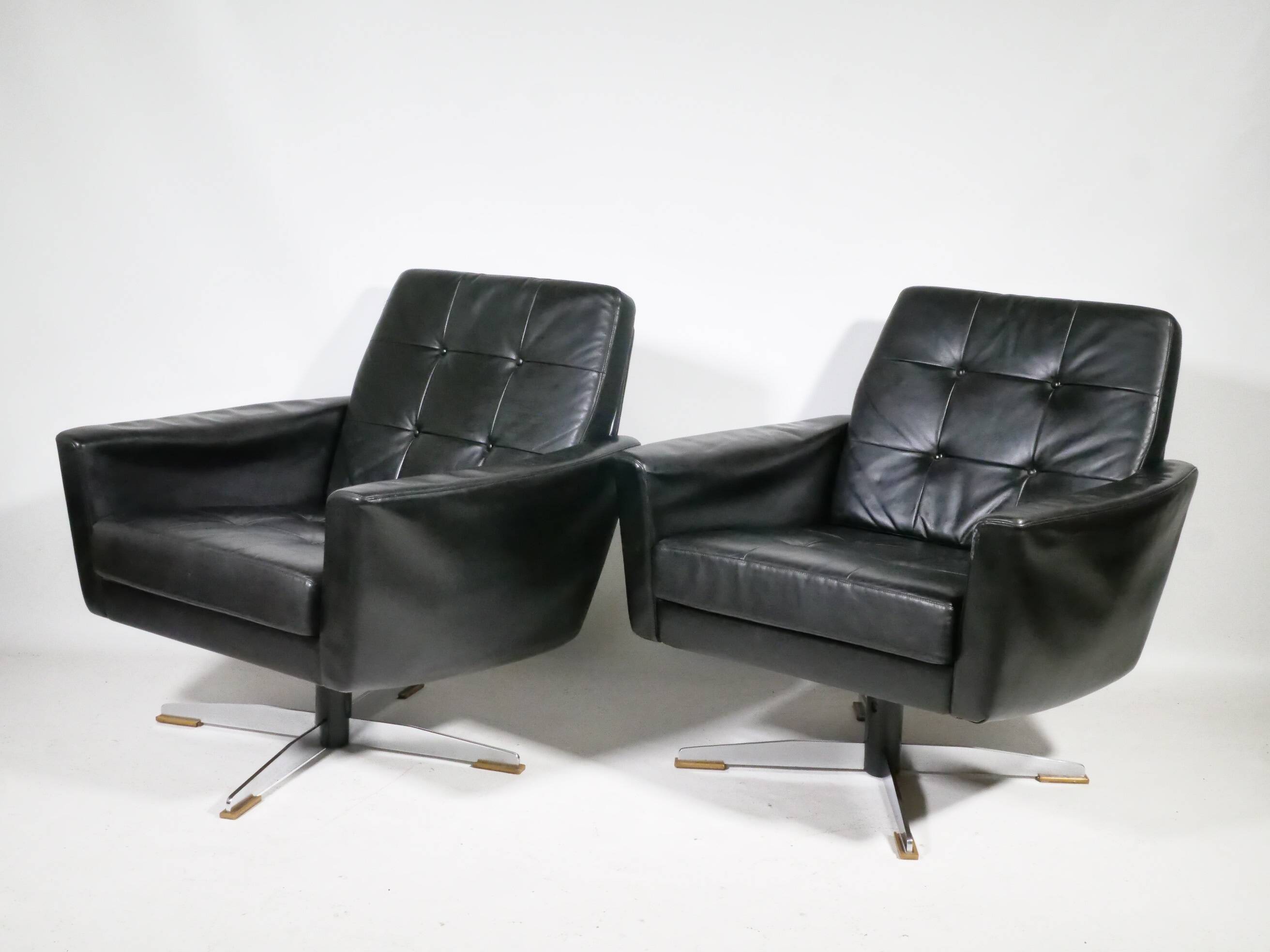 Mid-Century Design Leather Set – Sofa & Armchairs 1960s