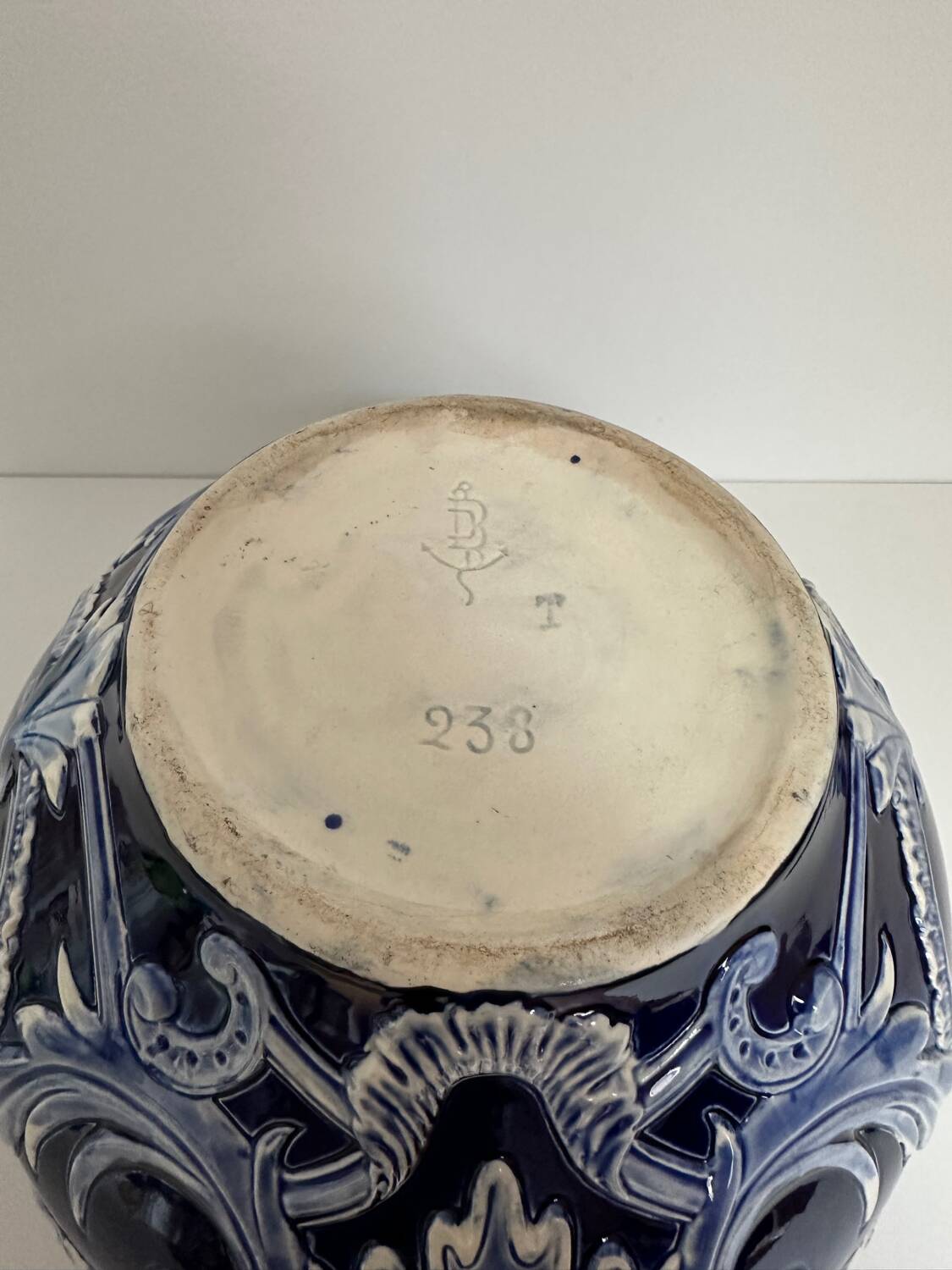 Vase - Cachepot in baroque earthenware from Saint Clément, 19th century