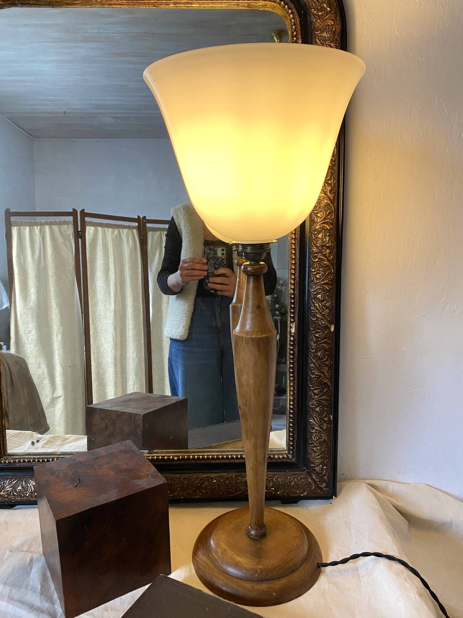 Large Art Deco lamp in Mazda style made of turned wood and opaline.