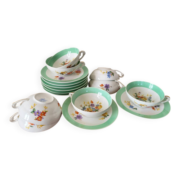 Ensemble de 8 tasses à thé ou café en porcelaine de Limoges