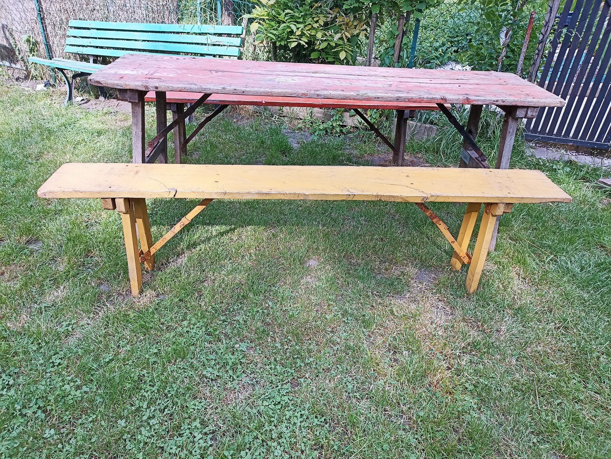 Table + 2 brewery benches - former brewery l.f. haag ingwiller - prey
