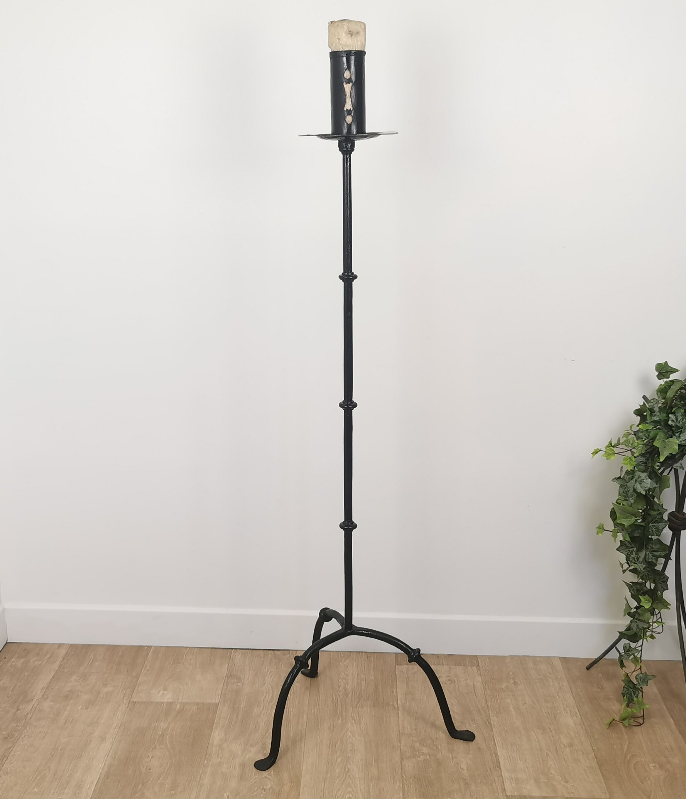 Wrought iron candle holder 139cm