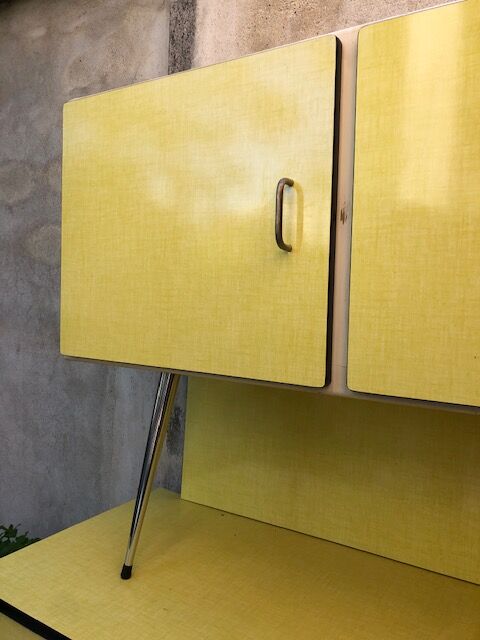 Meuble buffet de cuisine en formica jaune vif annees 50