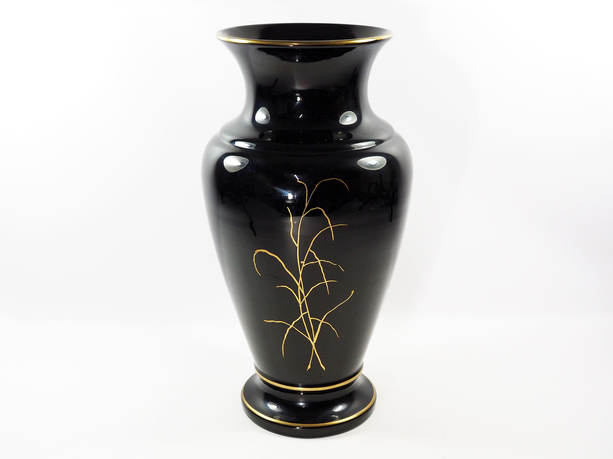 Art Nouveau vase in gold and silver enamelled glass hand painted