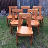 Set of 6 vintage chairs in solid pine.
