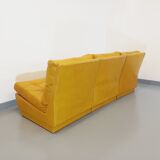 Suite de 3 chauffeuses Roche Bobois vintage en cuir jaune moutarde années 70