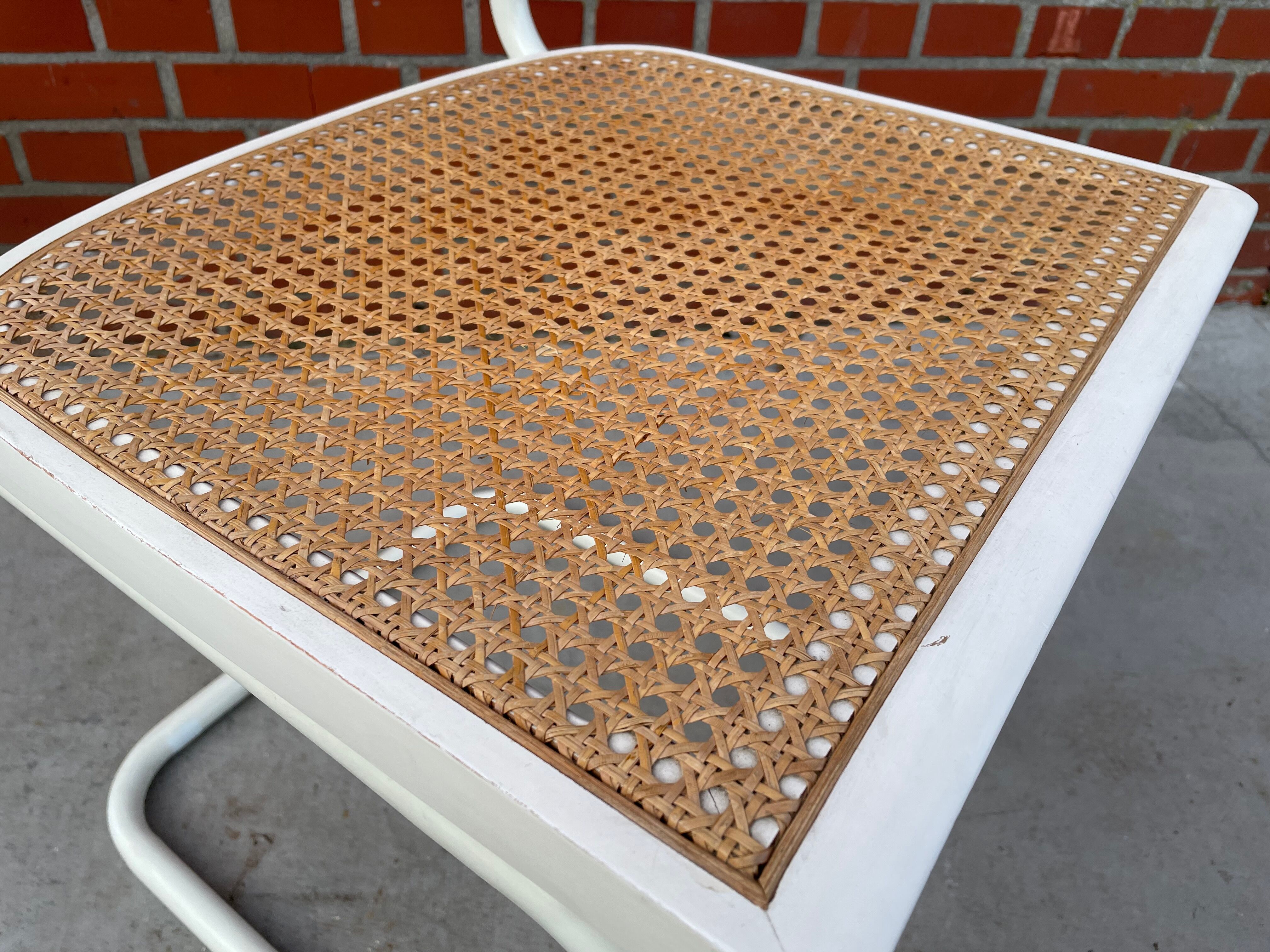 Cesca chair b32 model design Marcel Breuer