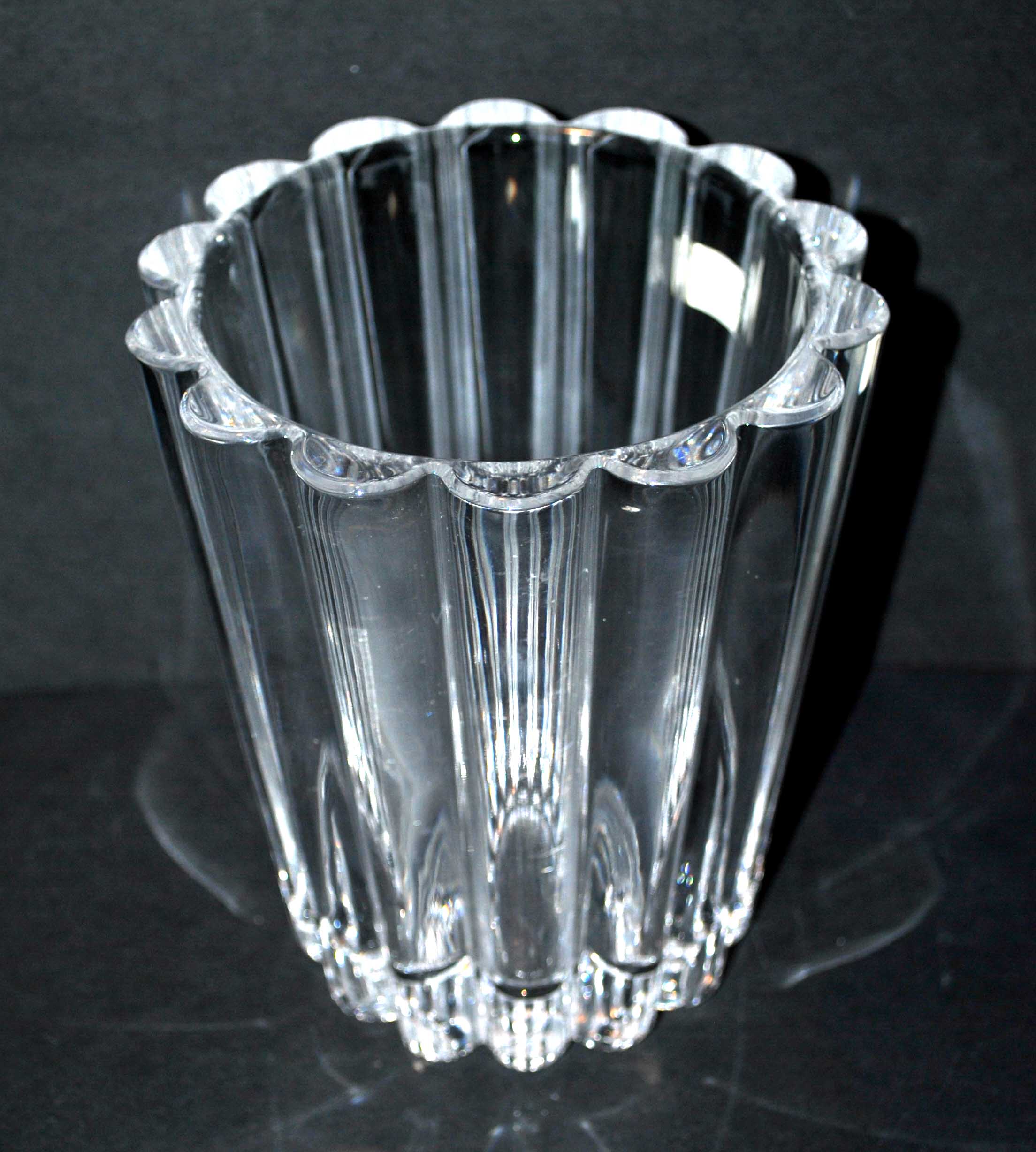 Villeroy & Boch vintage vase in ribbed molded crystal signed