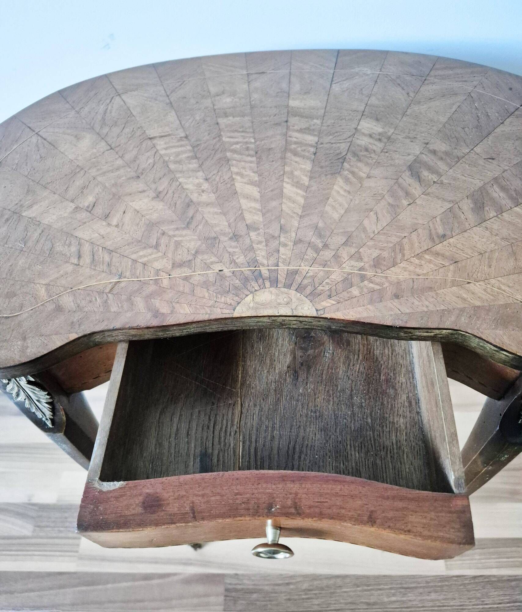 Louis XV kidney-shaped side table, bedside table, guéridon