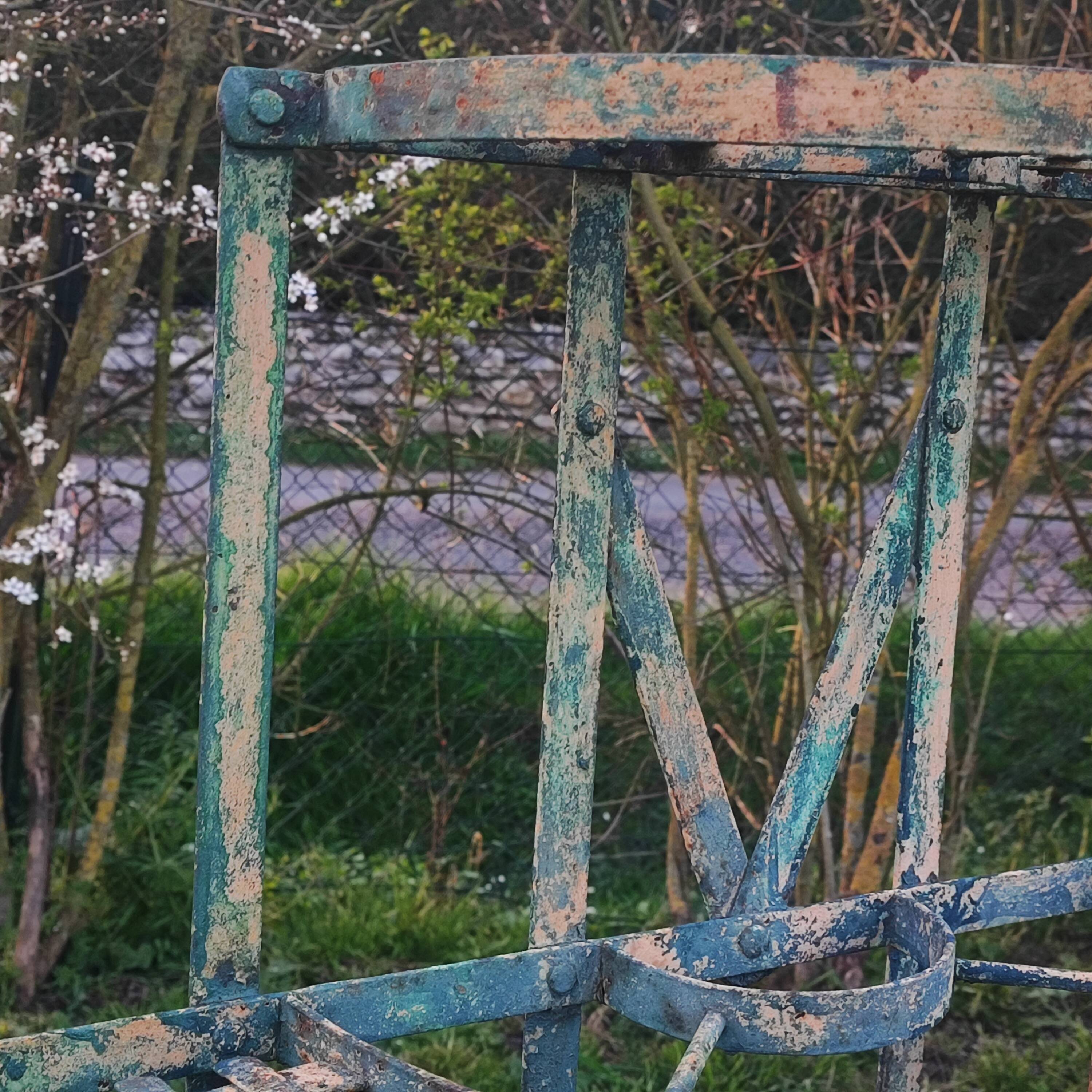 Half-moon florist plant holder