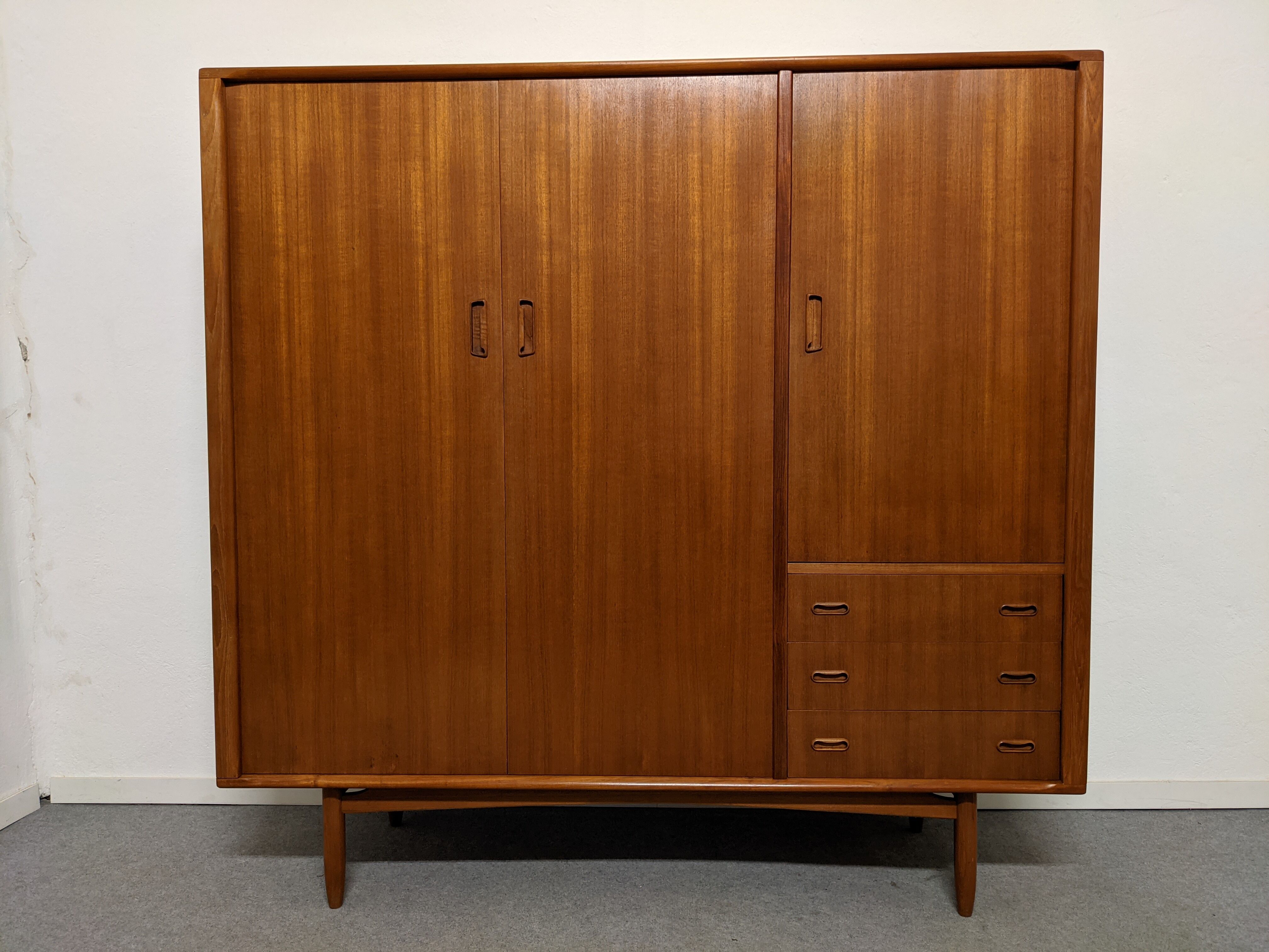 Danish teak wardrobe from the 50s/60s