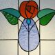 Vitrail décoratif Fleur stylisée – Verre coloré artisanal 40 × 70 cm
