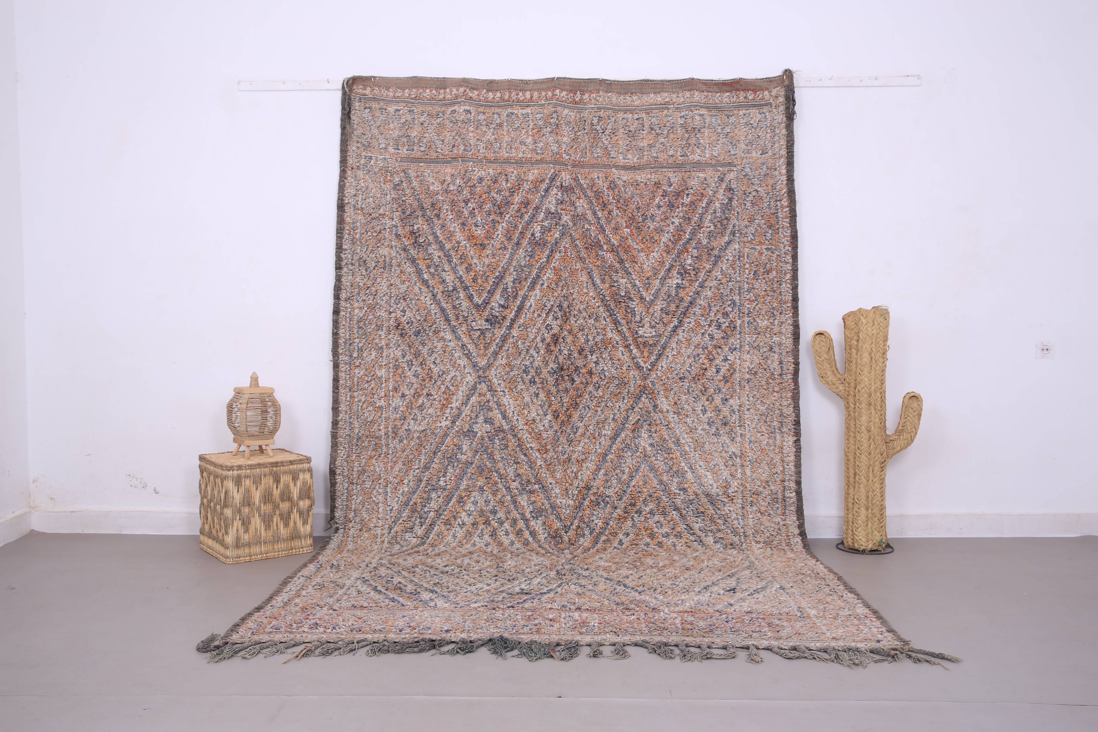 Vintage Beni Mguild Rug 209 x 323 - Berber Wool Rug - Handmade Moroccan Rug