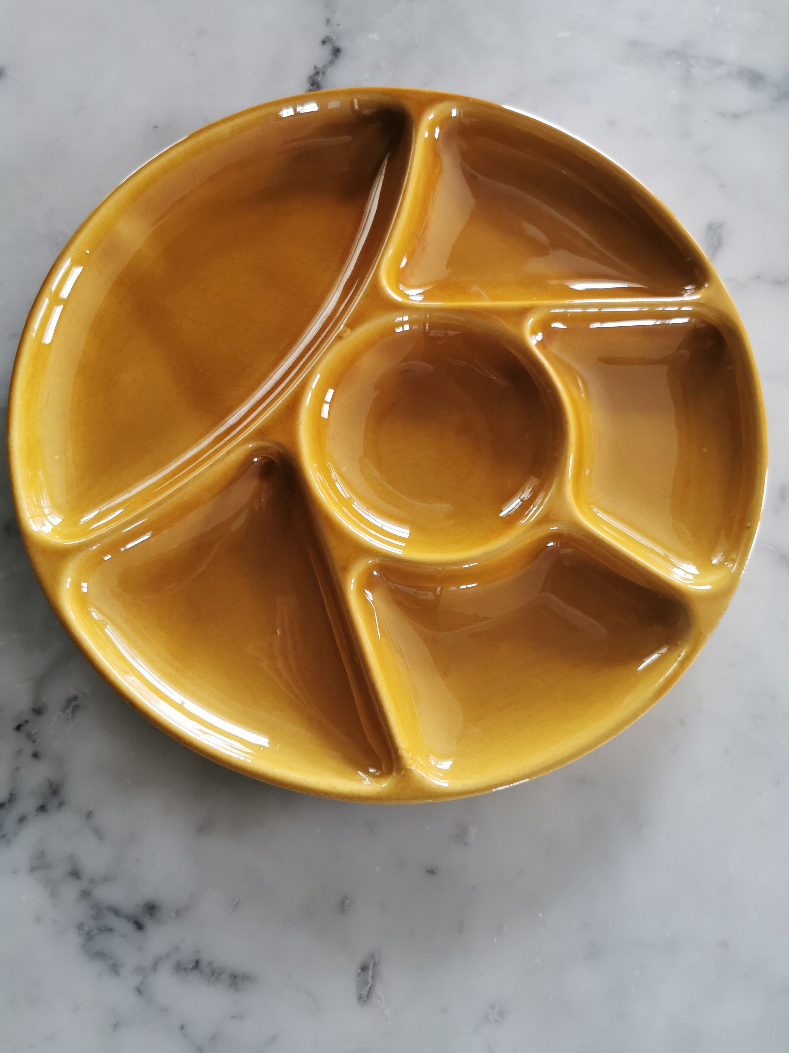 Lot of 6 round plates with Gien France compartments