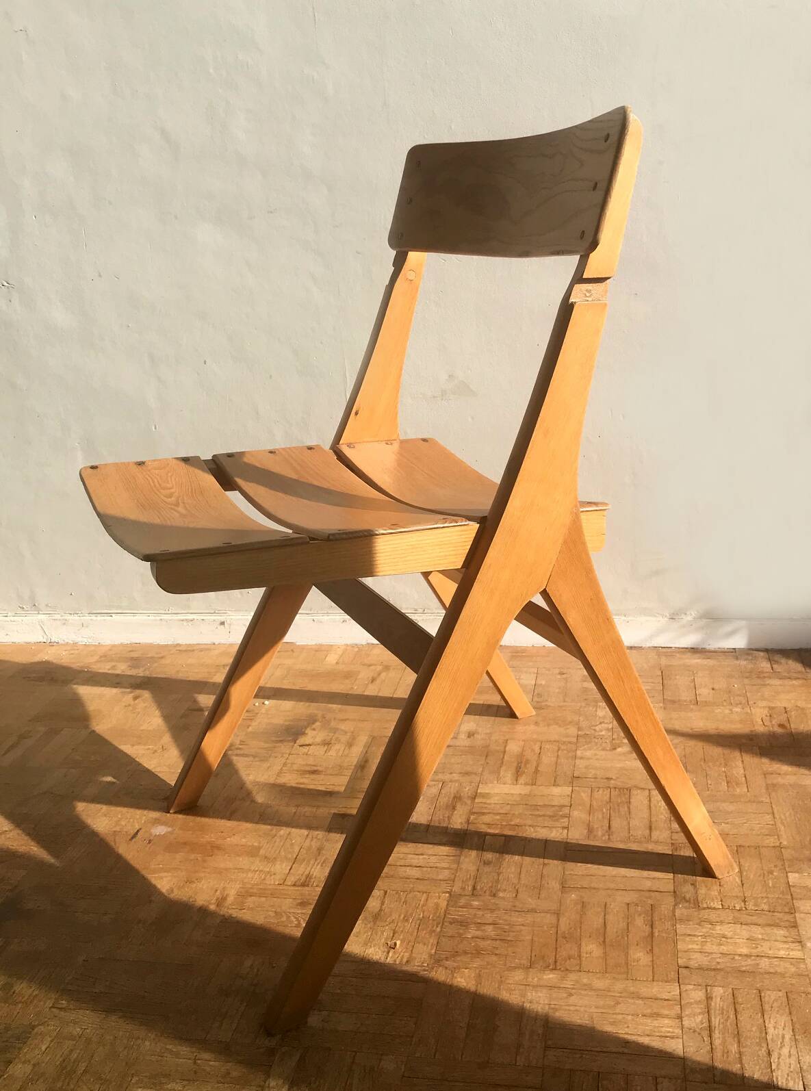 Primus compass leg chair
