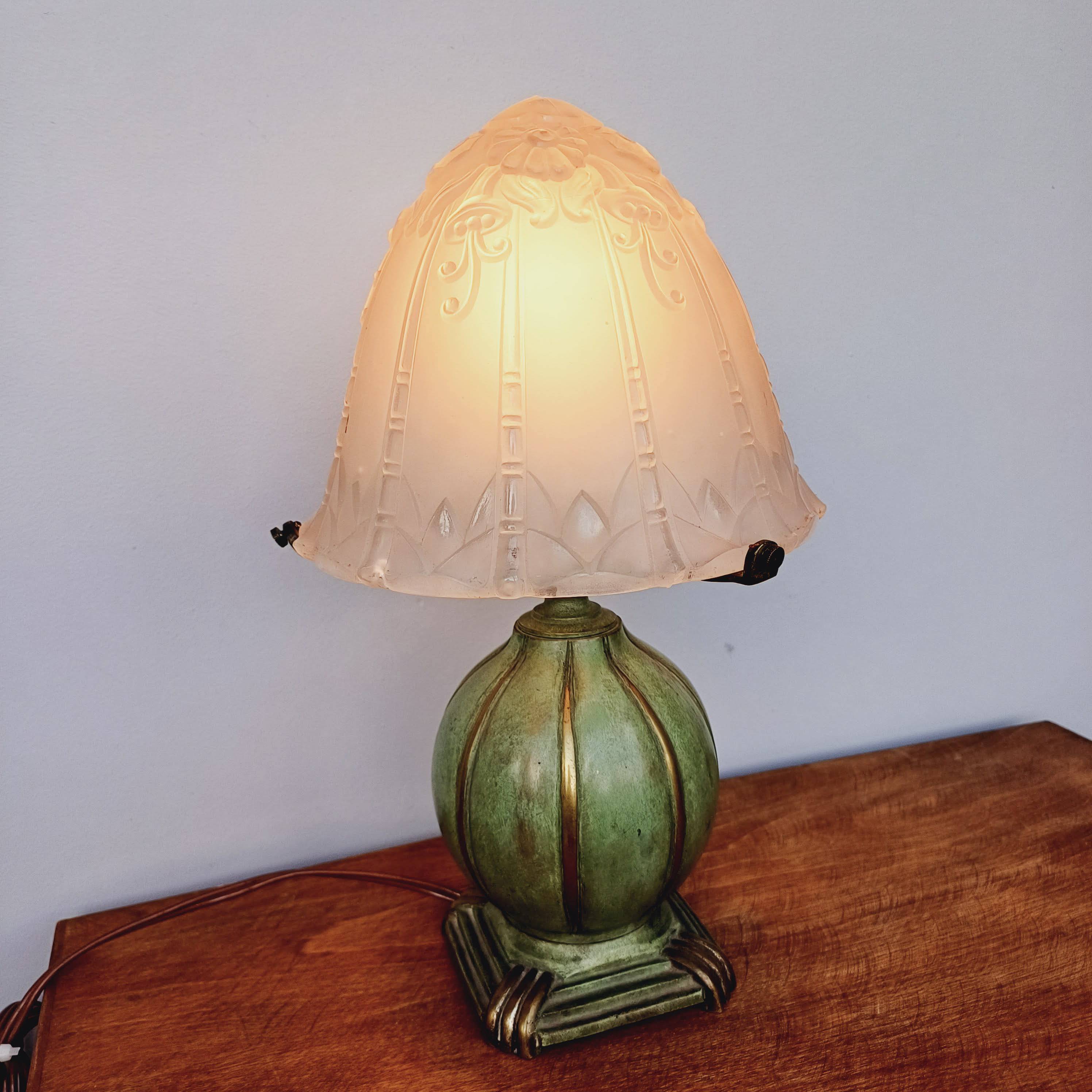 Art nouveau bronze lamp signed Albert Marionnet (1852-1910)