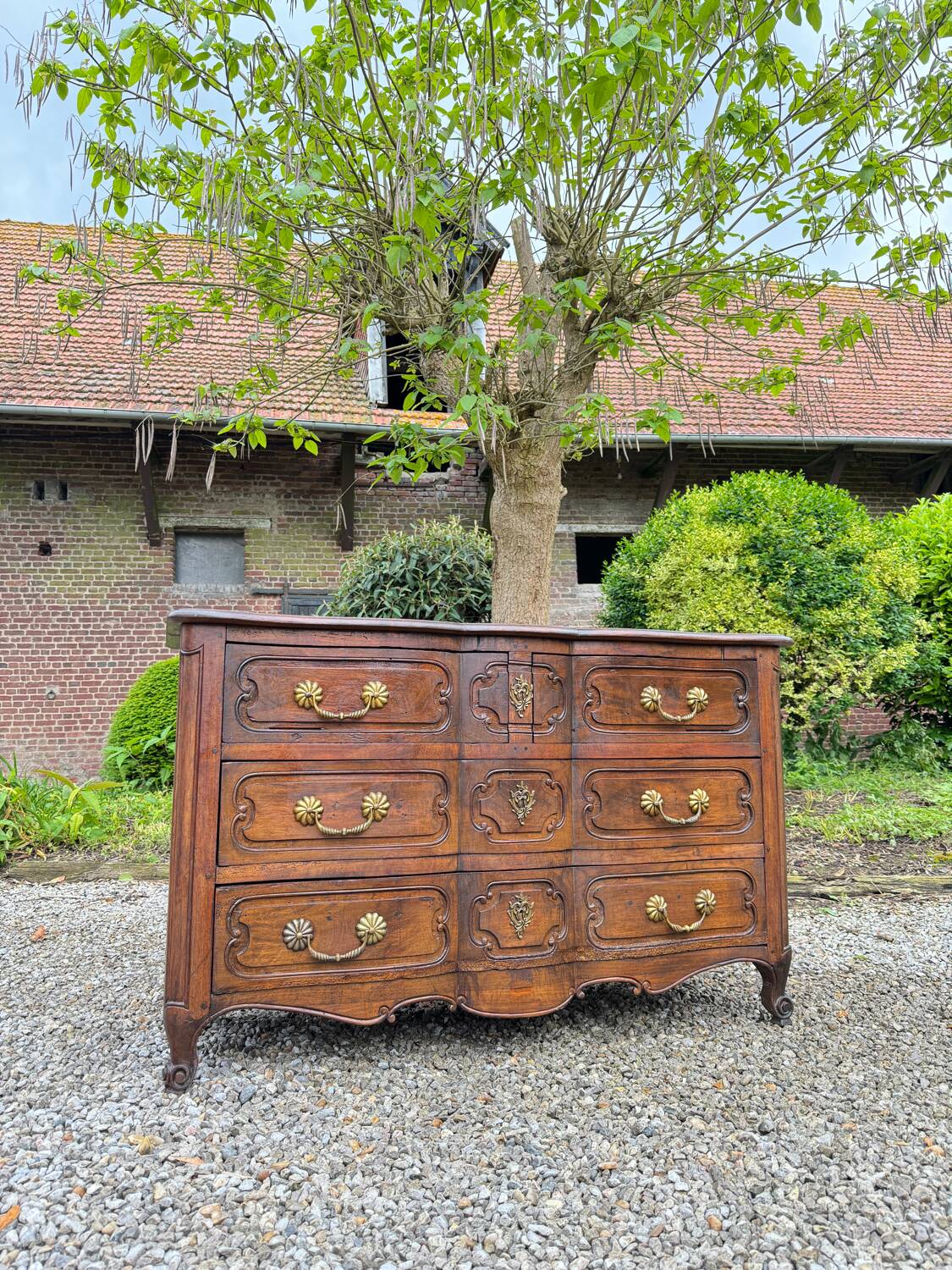 Crossbow Commode In Walnut Louis XV XVIII Eme Century