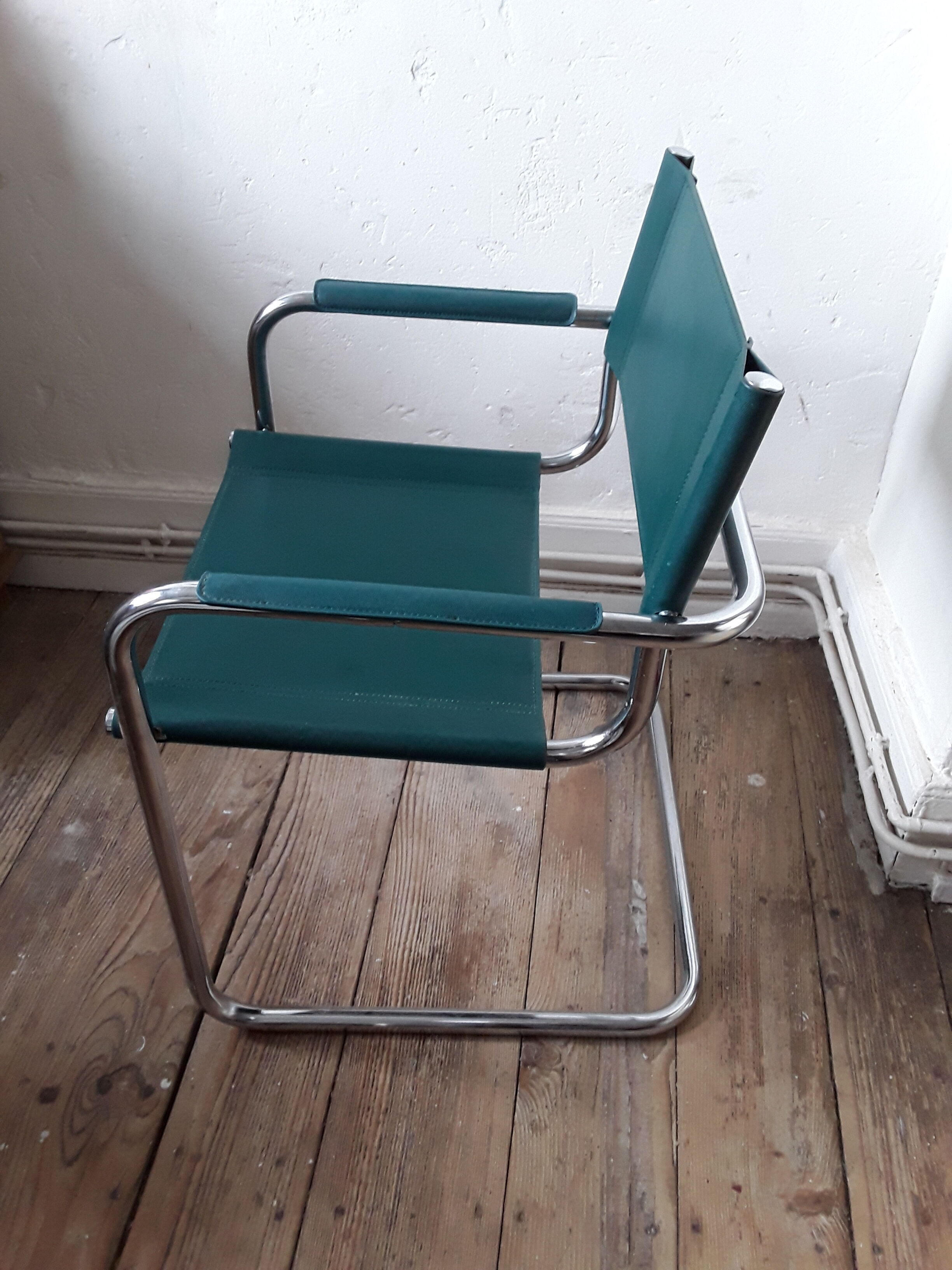 60/70s leather and chrome cantilever chair