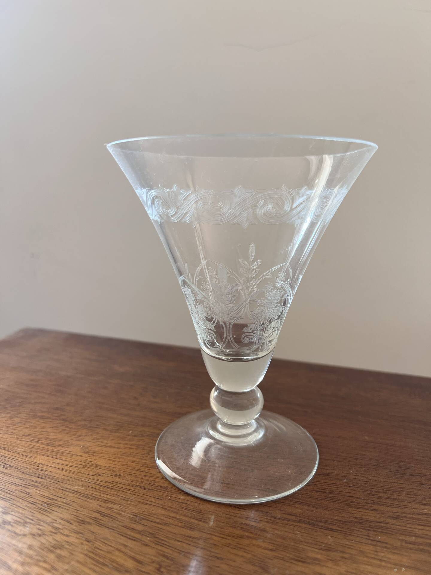 Set de verres cristal Art déco gravé (32 pieces) de 4 tailles