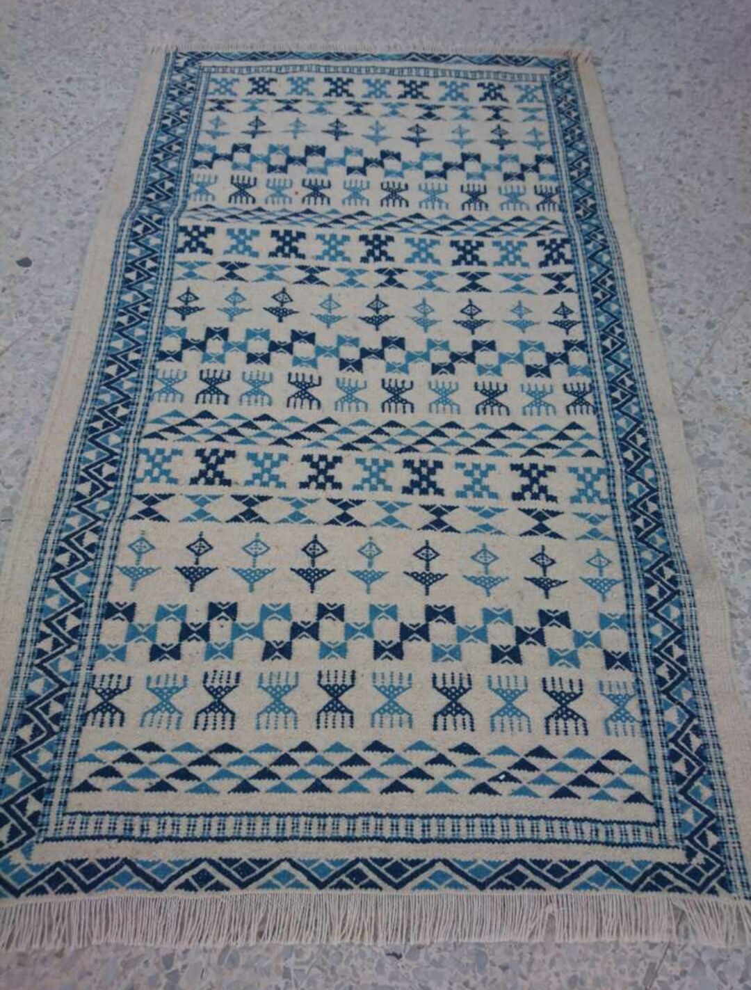 Berber carpet, white and blue 125 x 80 cm