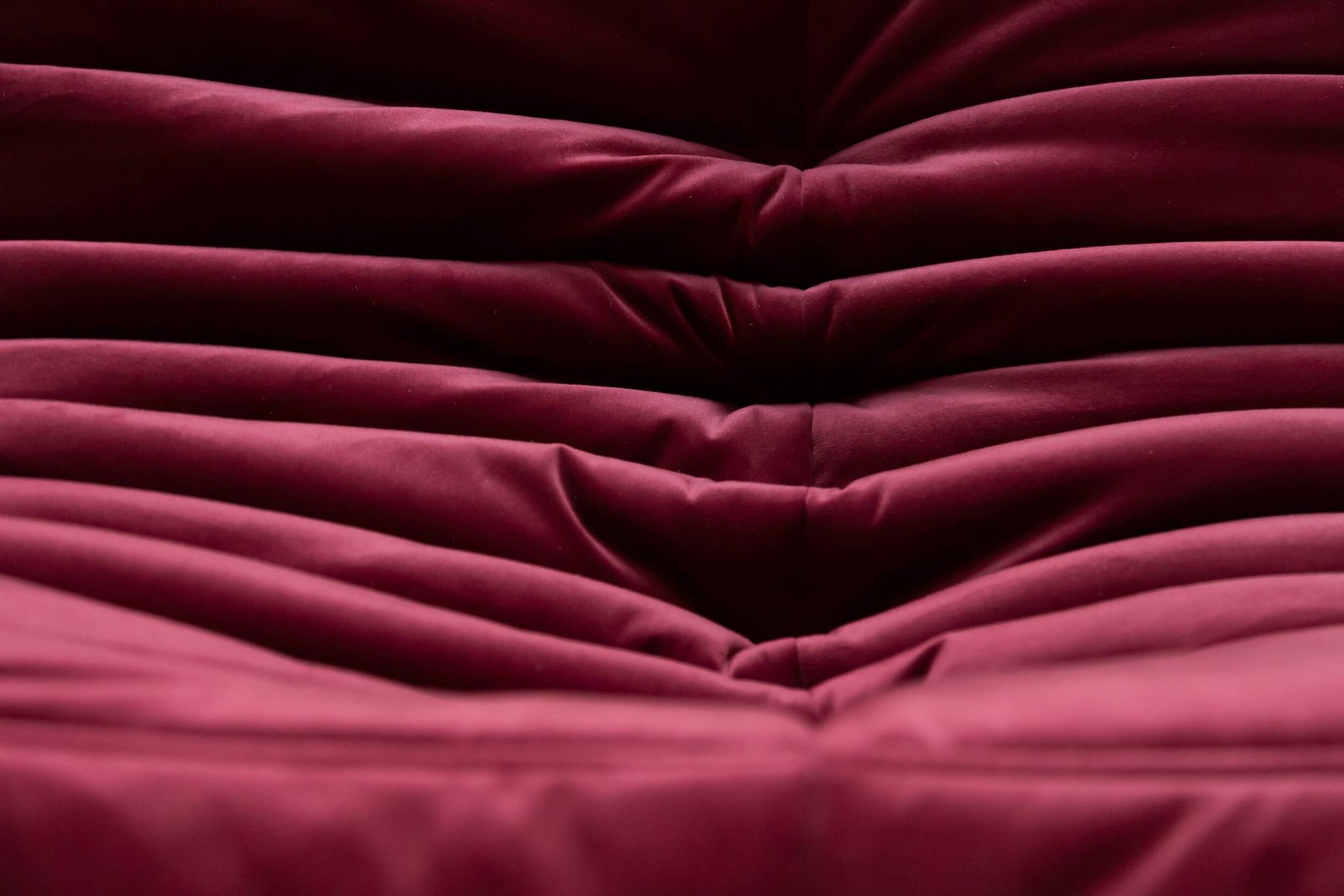 Togo 3- seater sofa in bordo velvet
