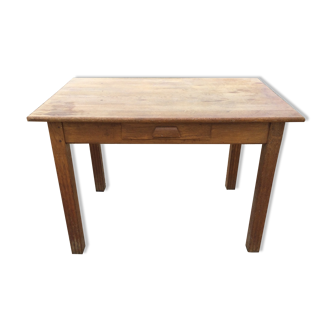Farm table